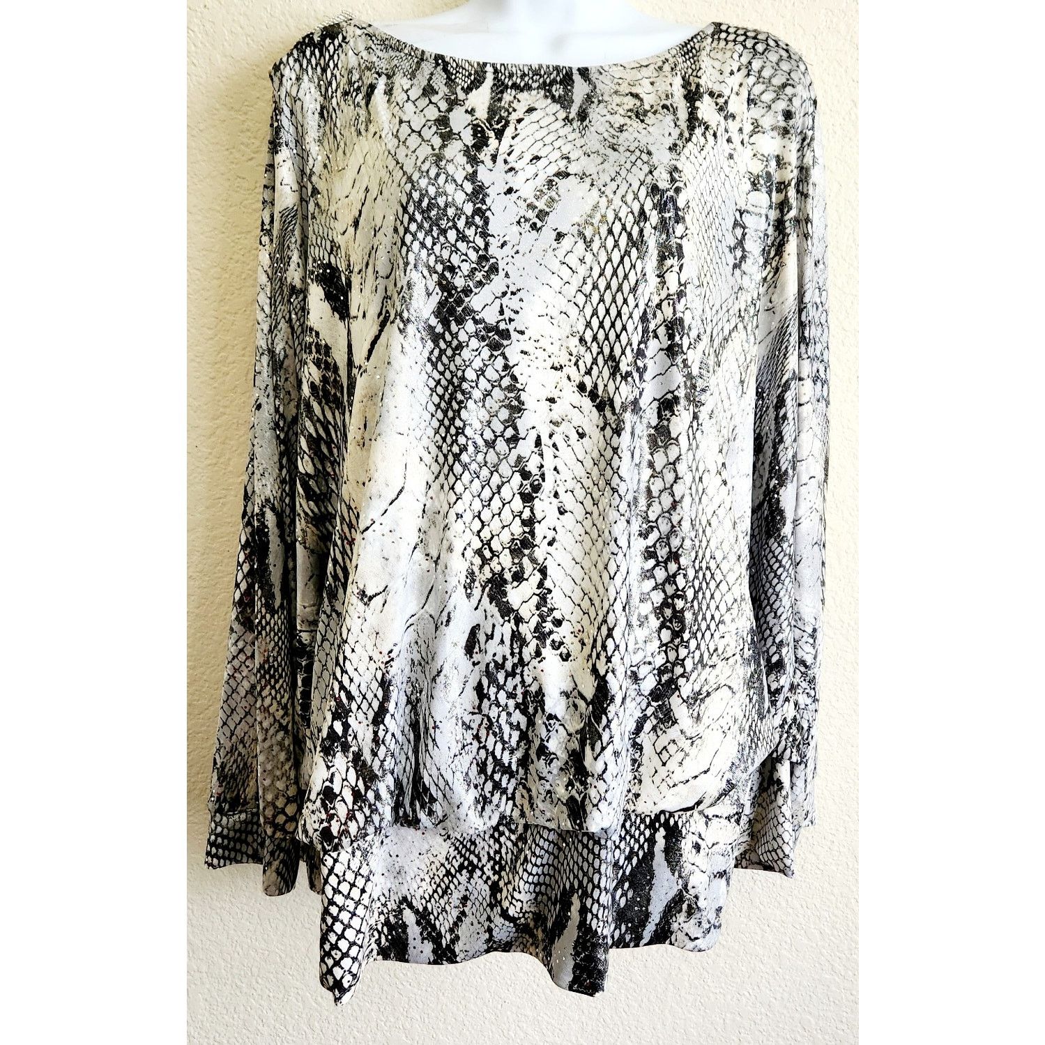 Other S Levine Black Gray Animal Print Sequin & Rhinestone Top 3X Size 3XL / US 20-22 - 1 Thumbnail