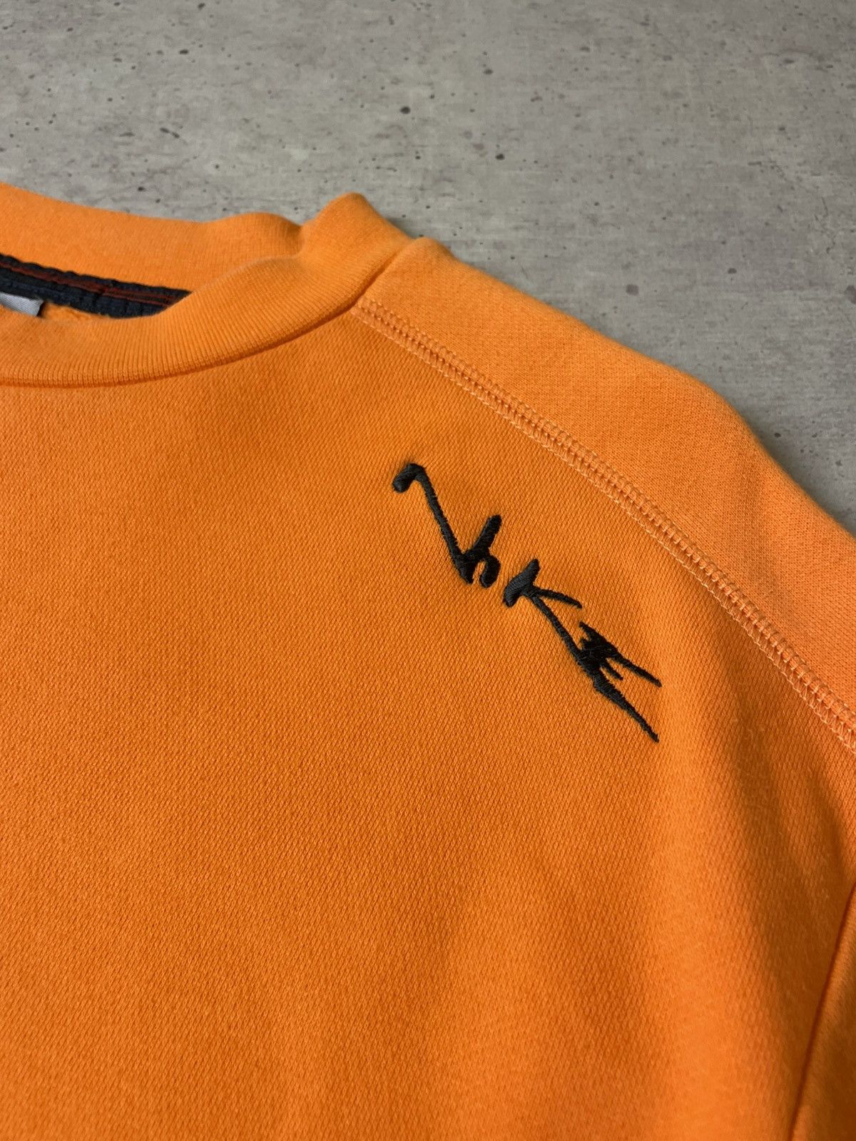 Nike Rare Vintage Nike Logo Sweatshirt Boxy Size US L / EU 52-54 / 3 - 3 Thumbnail