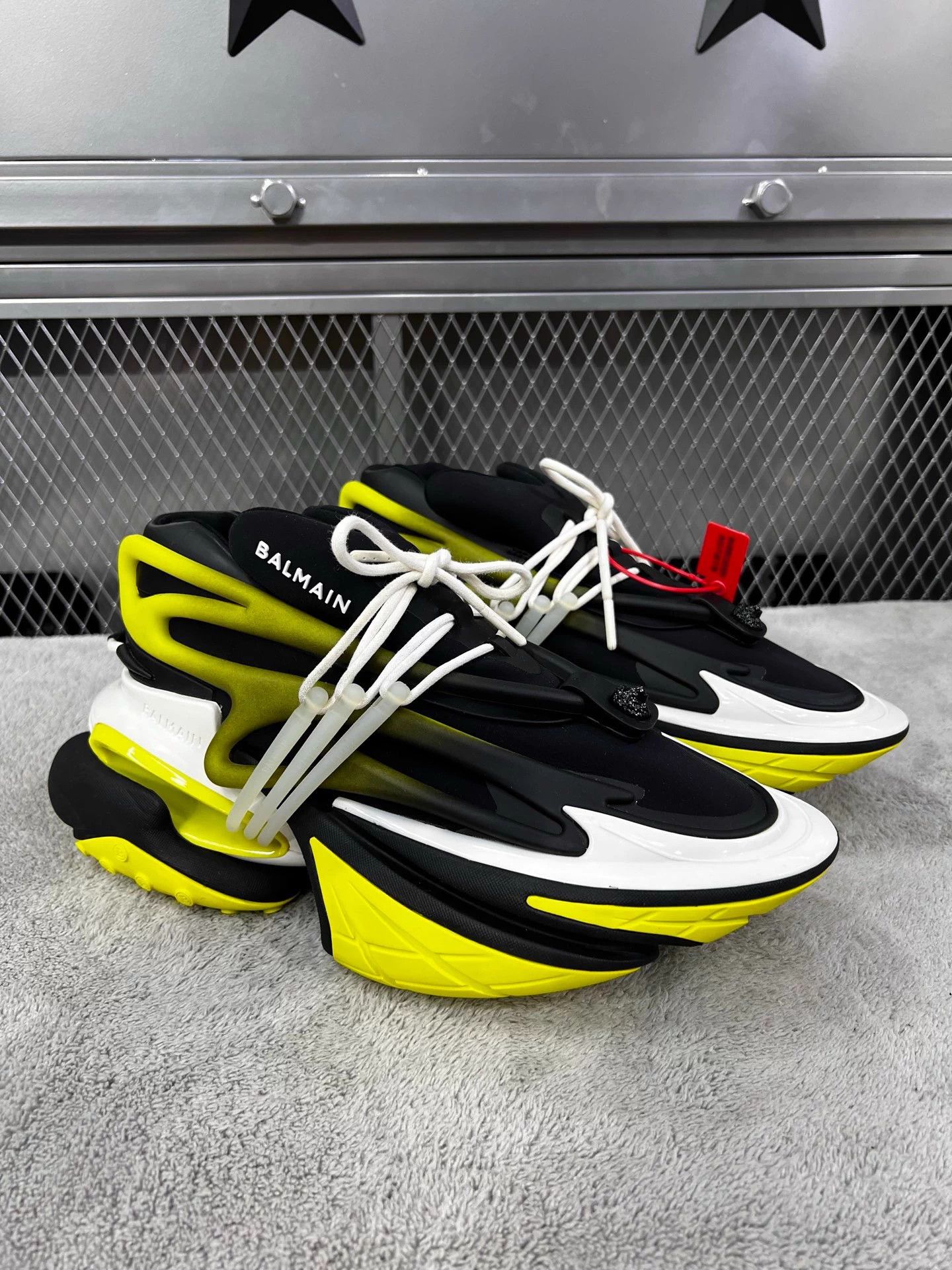 Balmain BALMAIN Unicorn black and yellow Size US 9 / EU 42 - 3 Thumbnail