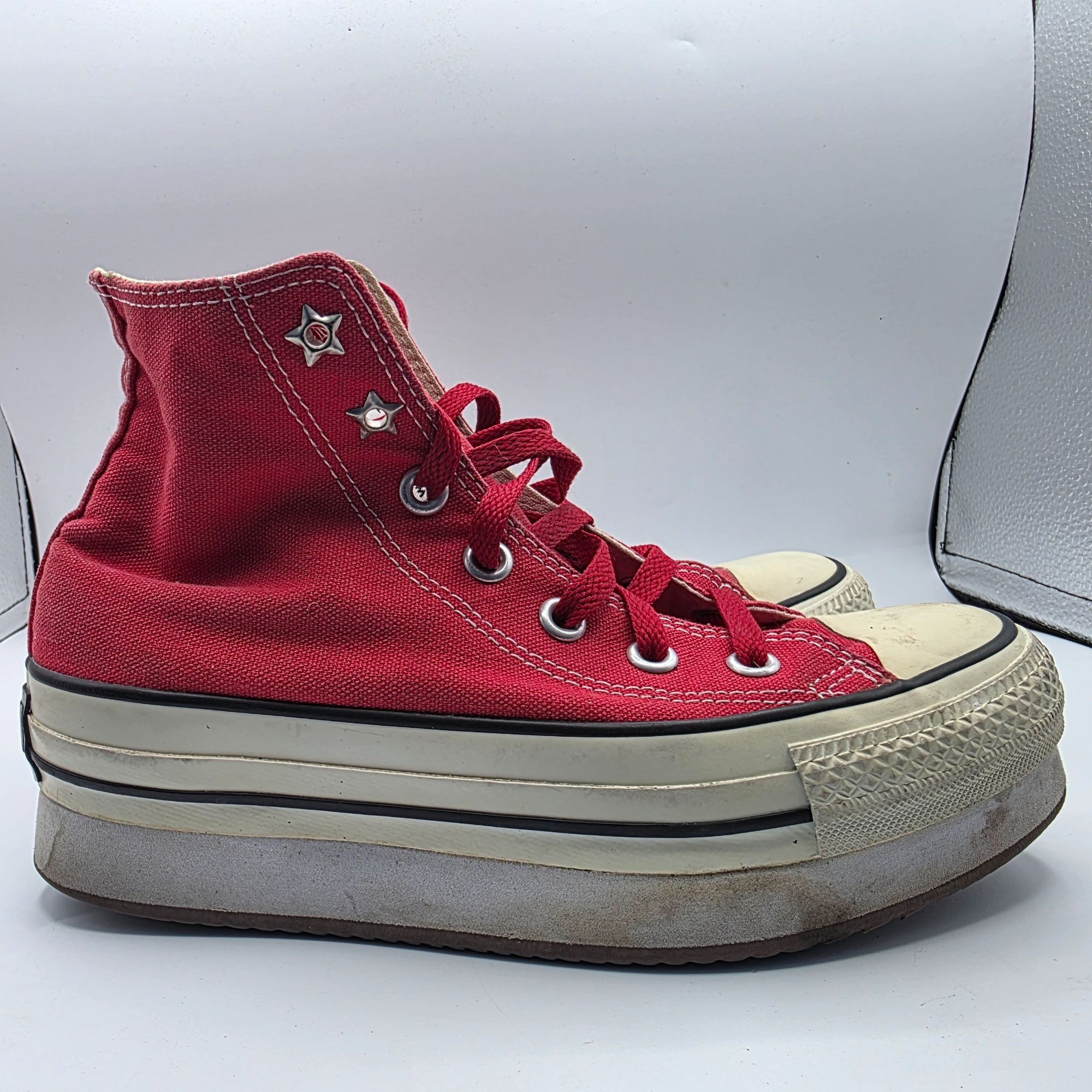 Converse Converse Chuck Taylor All Star Womens Size 3.5 Red Platform Size US 6 / IT 36 - 12 Thumbnail