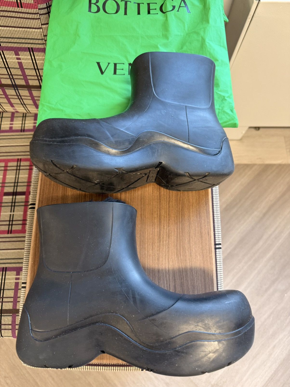 Bottega Veneta Puddle Boots Cozy Shearling Interior in Black Size US 8 / EU 41 - 3 Thumbnail