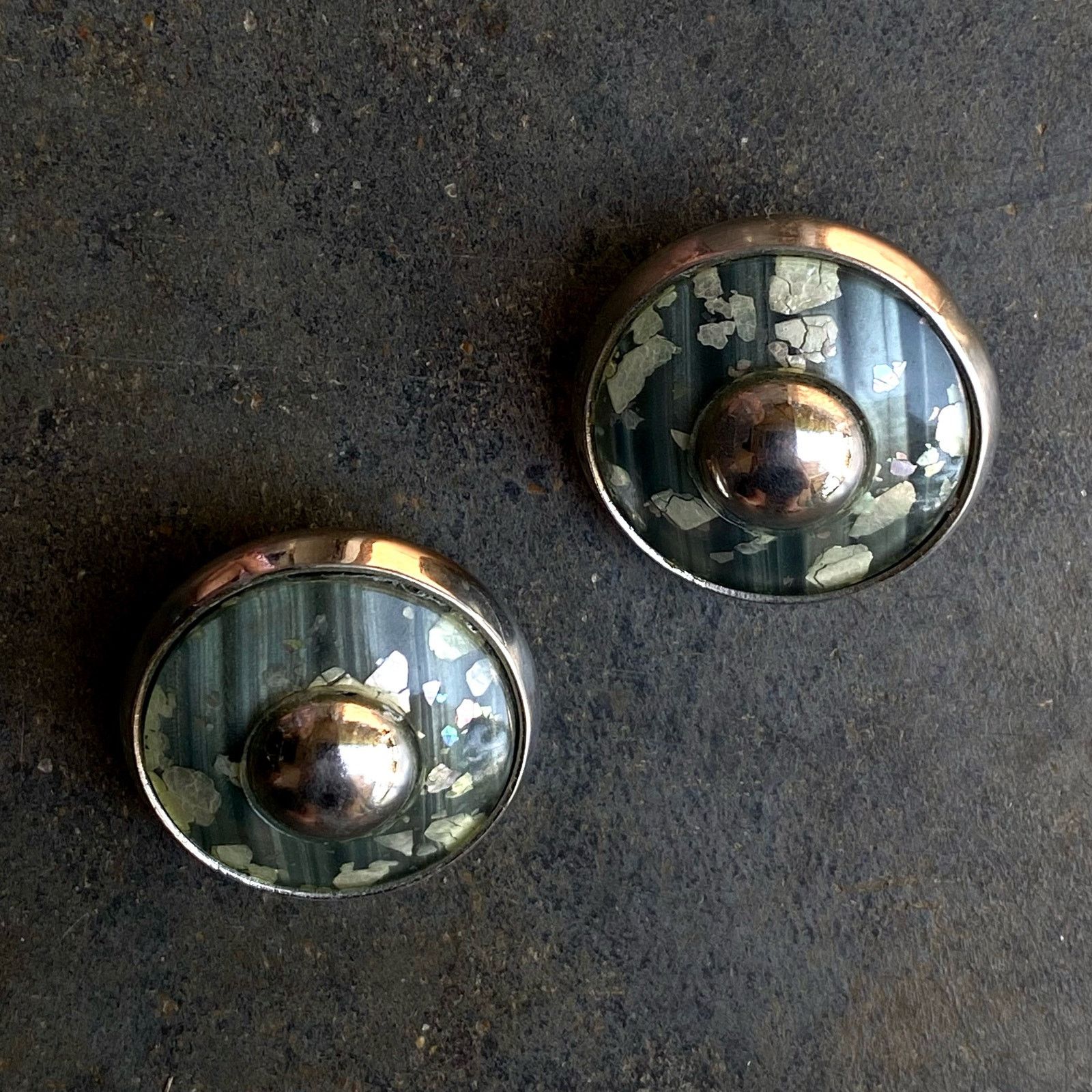 Vintage Vtg 70s Brutalist Circular Silver Green Clip-On Earrings Size ONE SIZE - 2 Thumbnail