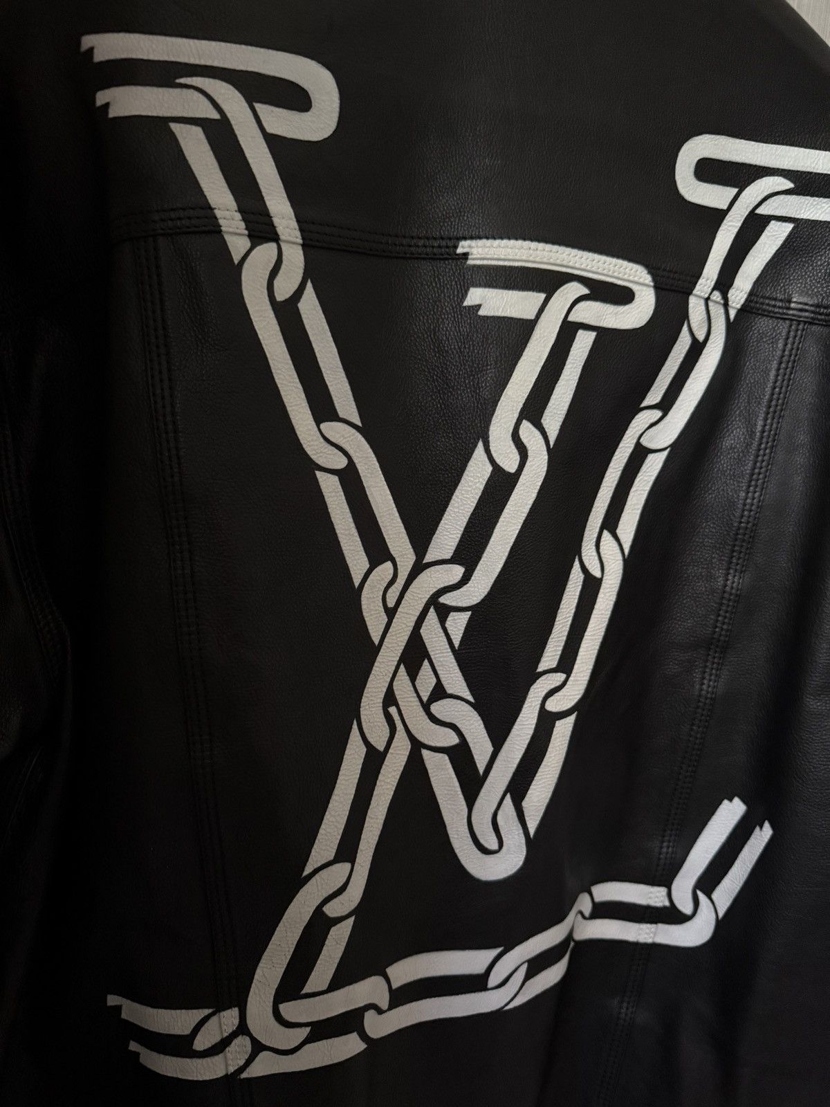 Louis Vuitton Louis Vuitton Chain Logo Calfskin Leather Trucker Jacket Size US L / EU 52-54 / 3 - 3 Thumbnail