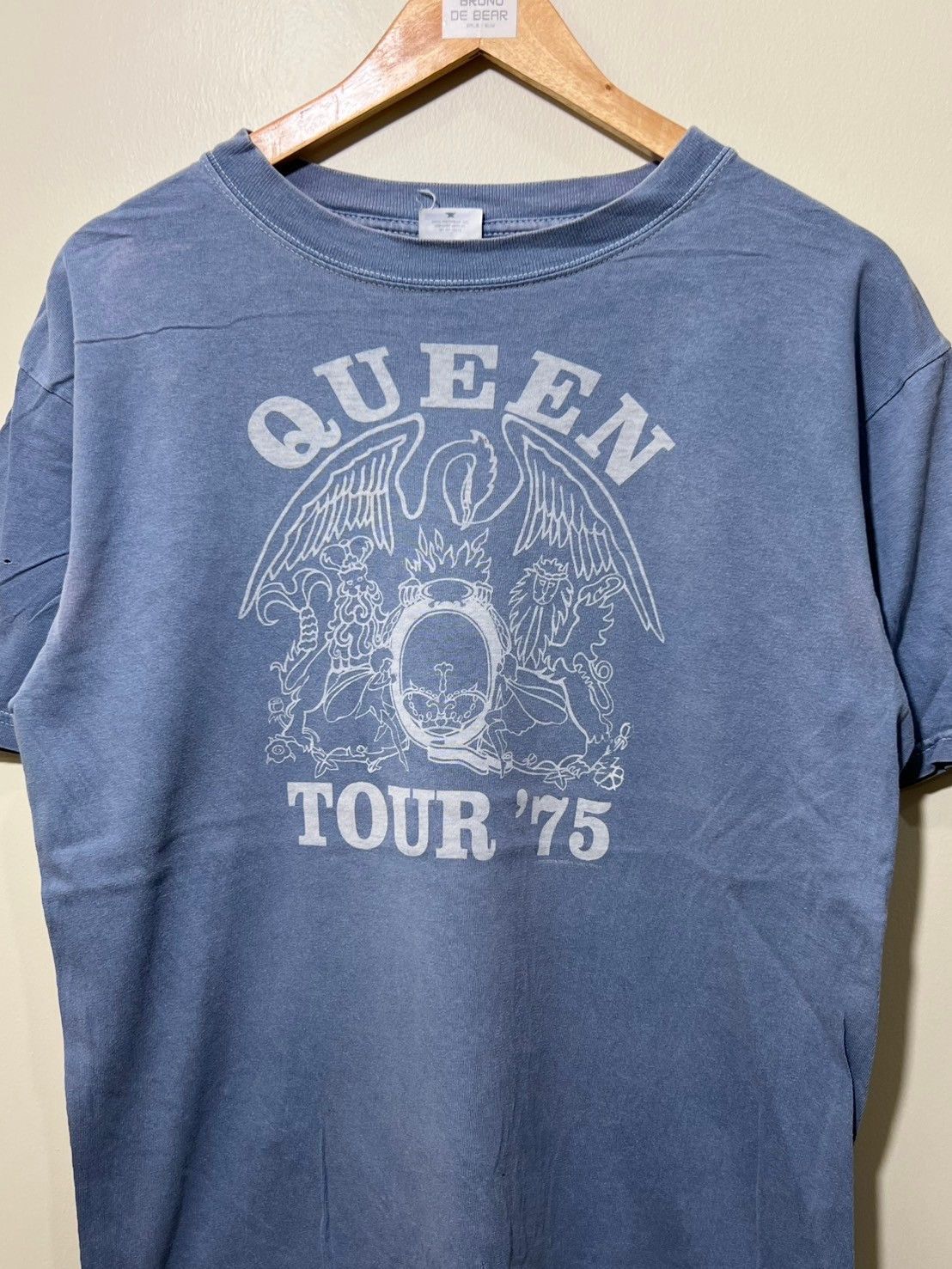 Vintage Vintage 00's Queen shirt Tour bnz01 Size US M / EU 48-50 / 2 - 2 Thumbnail