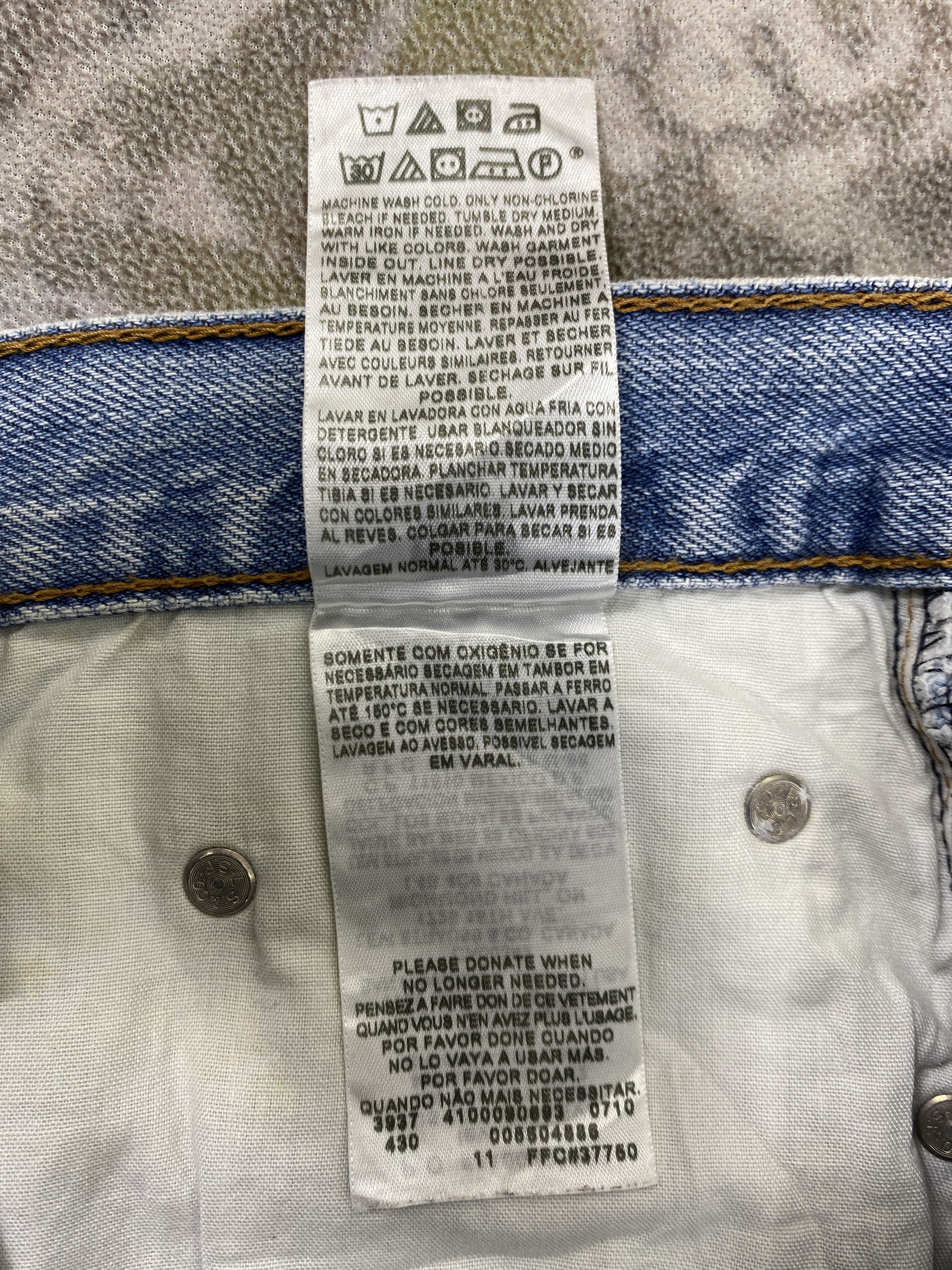 Levi's Light Wash Vintage Levi's 560 Jeans 39x29 Denim -JN842 Size US 39 - 11 Thumbnail