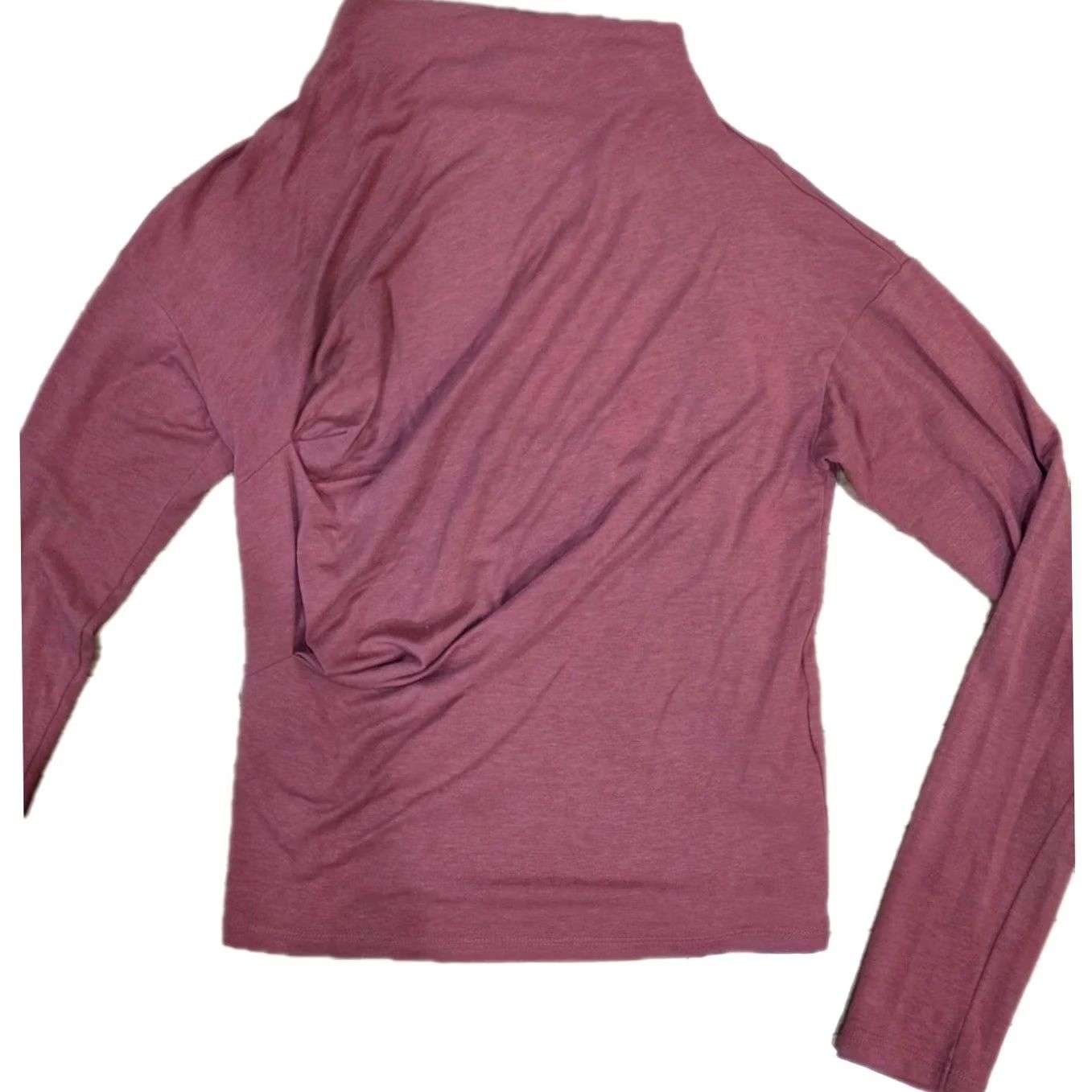Uniqlo Uniqlo T-Shirt Long Sleeve XS Burgundy Red Women Neck Stitch Details Vintage-style? Size XS / US 0-2 / IT 36-38 - 2 Thumbnail
