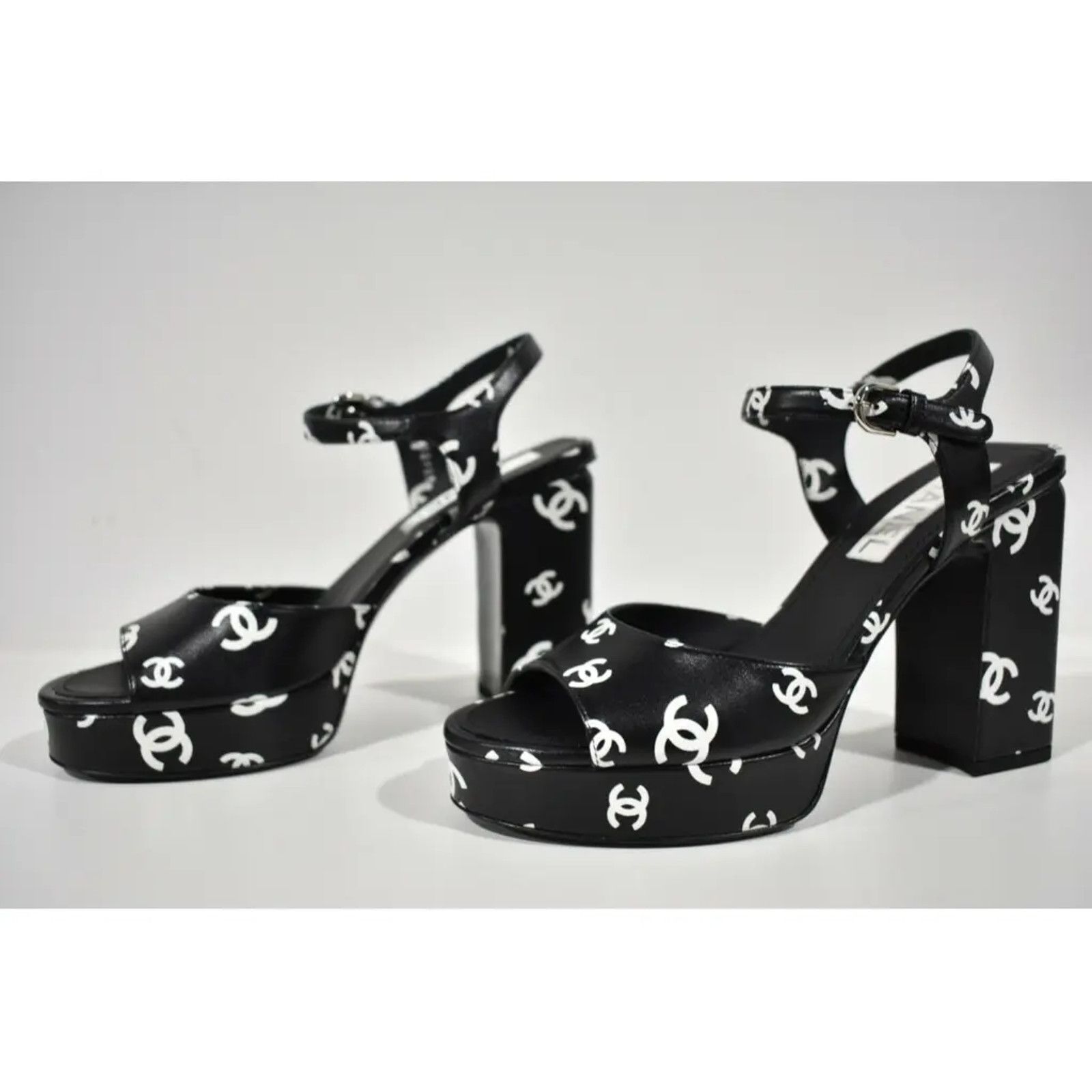 Chanel Chanel 22S Black White Lambskin CC Logo Platform Strap Size US 9 / IT 39 - 9 Thumbnail