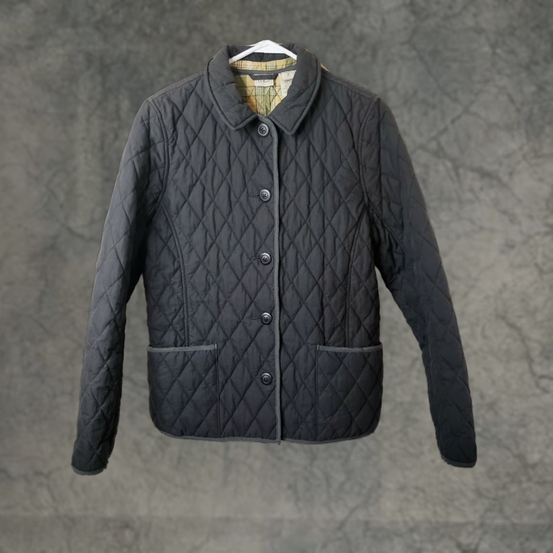 Vintage VINTAGE L.L.Bean Women's M Petite Black Quilted Thermore Button Up Classic Jacket 0BDA1 Size M / US 6-8 / IT 42-44 - 1 Thumbnail