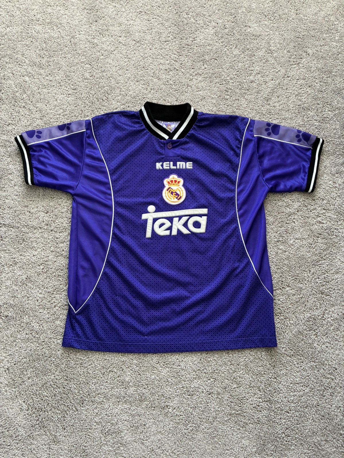 Other 1997/1998 Real Madrid Away Kit Size US M / EU 48-50 / 2 - 1 Thumbnail