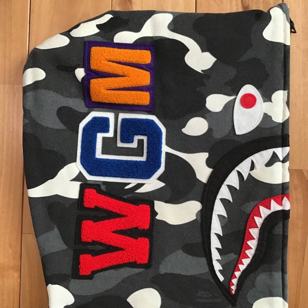 Bape 💫Glow in the dark💫 BAPE City Camo Shark Full Zip Hoodie APE Size US S / EU 44-46 / 1 - 5 Thumbnail