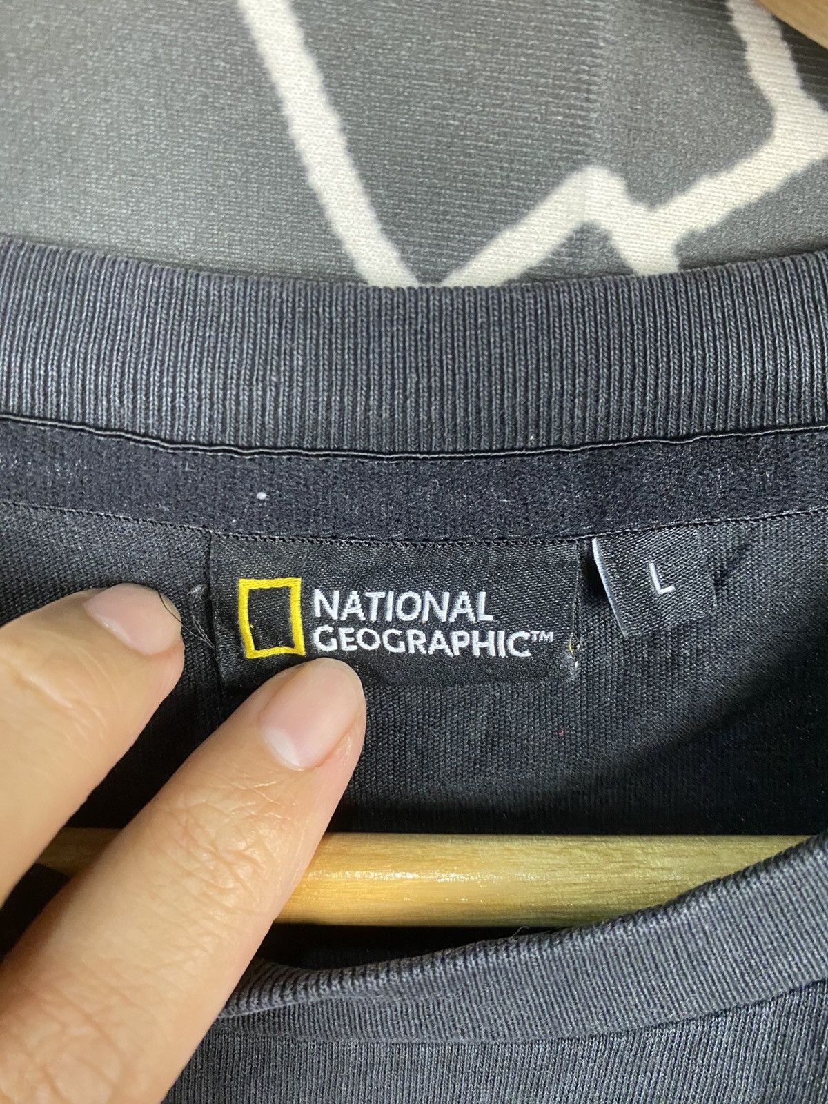 Vintage National Geographic Backhit Print Size US L / EU 52-54 / 3 - 4 Thumbnail