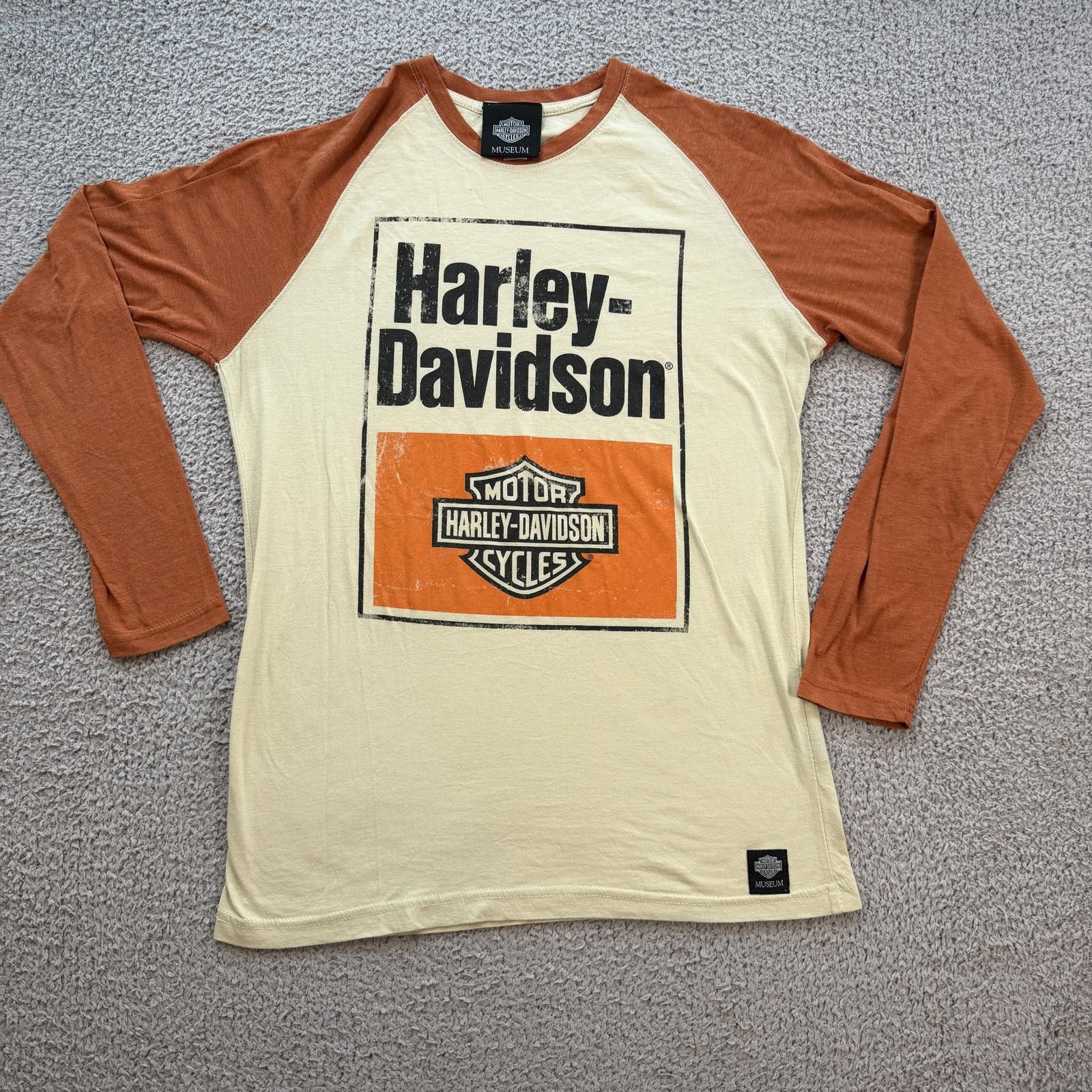 Harley Davidson Harley-Davidson Museum Raglan Long Sleeve T-Shirt Womens M Size M / US 6-8 / IT 42-44 - 1 Thumbnail