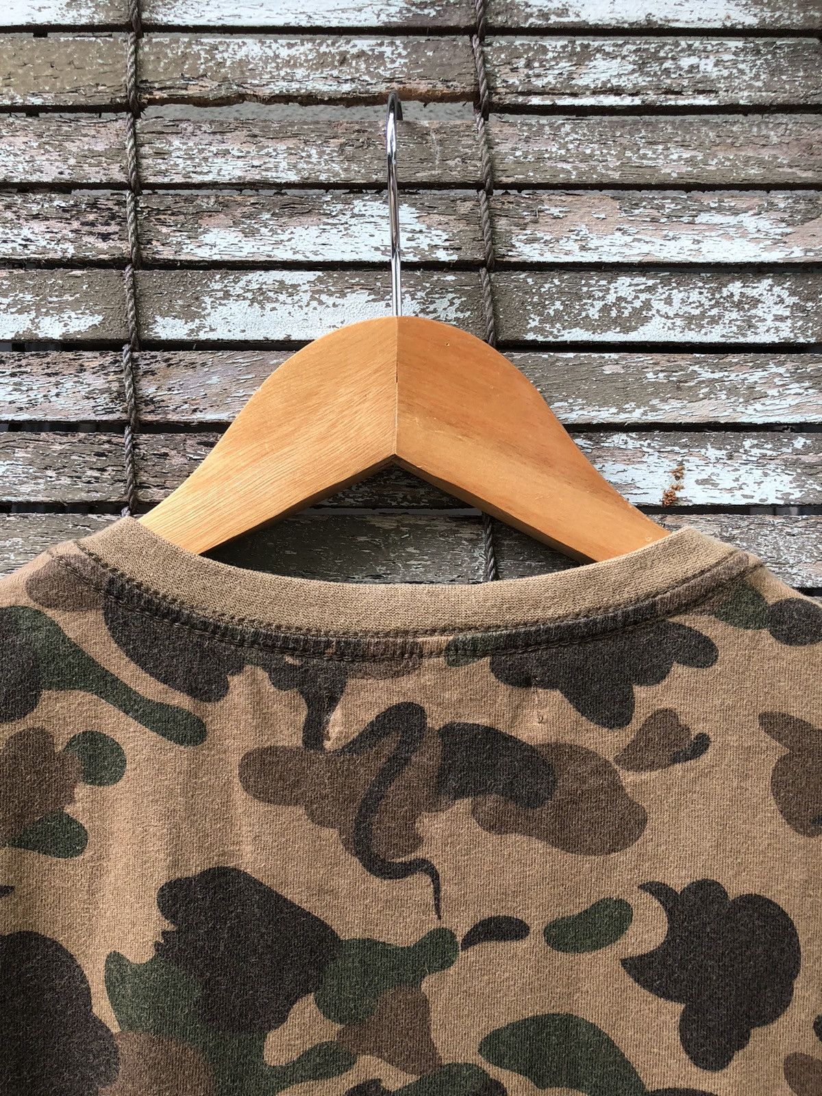 Japanese Brand RARE Vintage Japanese Brands Kaws Camo Tshirt Size US L / EU 52-54 / 3 - 12 Thumbnail
