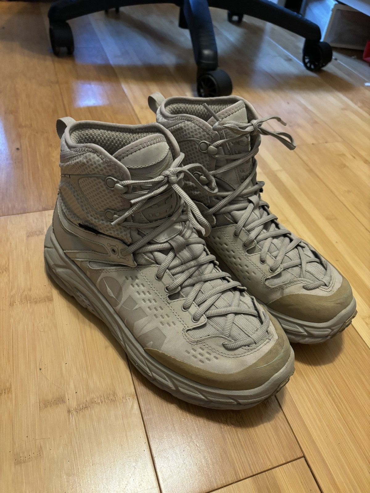 Hoka Hoka One One Tor Ultra Hi 2019 Size US 9.5 / EU 42-43 - 3 Thumbnail