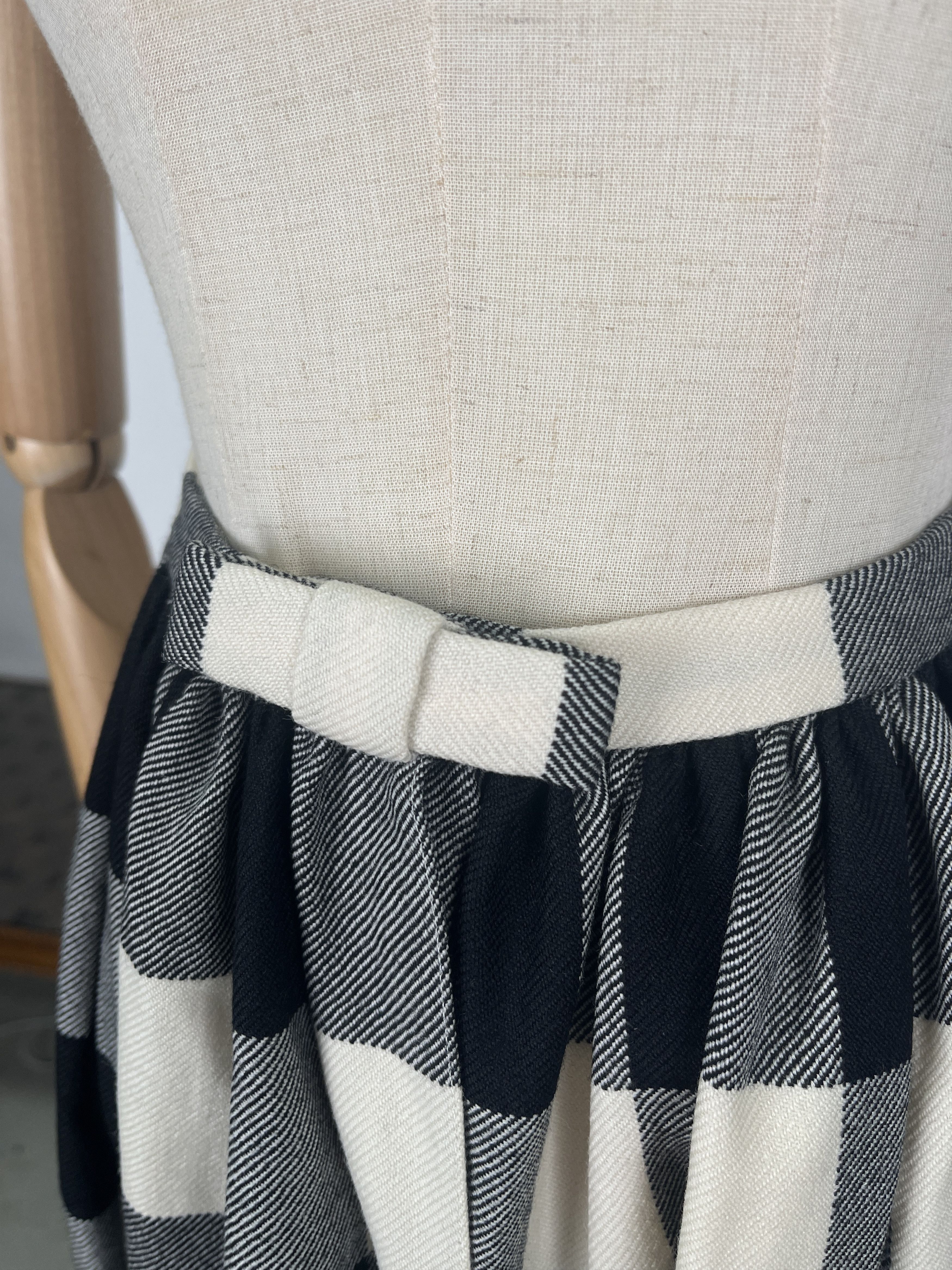 Dior Christian Dior Black Checkered Wool Skirt Size 25" / US 0 / IT 36 - 5 Thumbnail