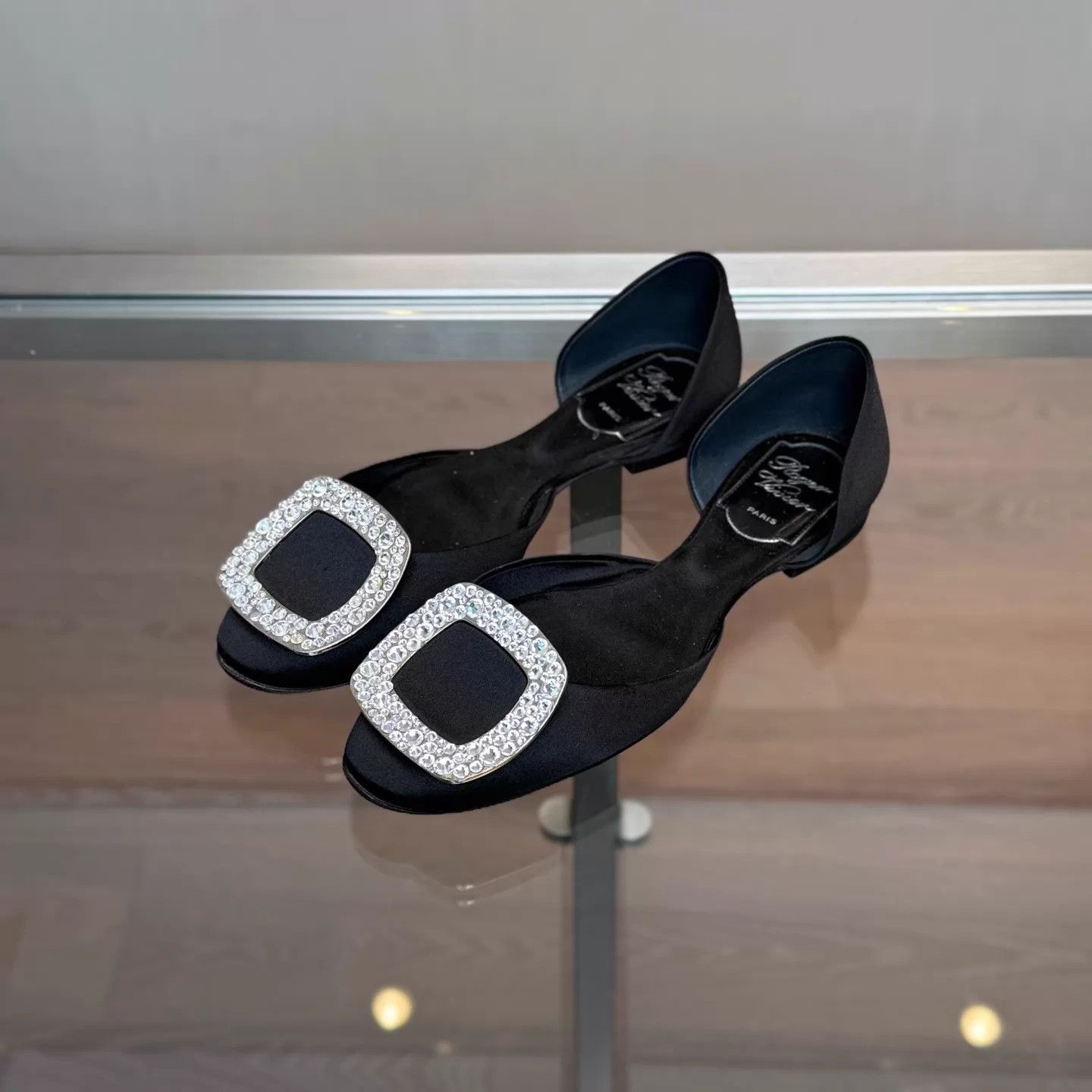 Roger Vivier Roger Vivier Black Satin Crystal Buckle 34.5 (99) Size US 4 / IT 34 - 1 Thumbnail