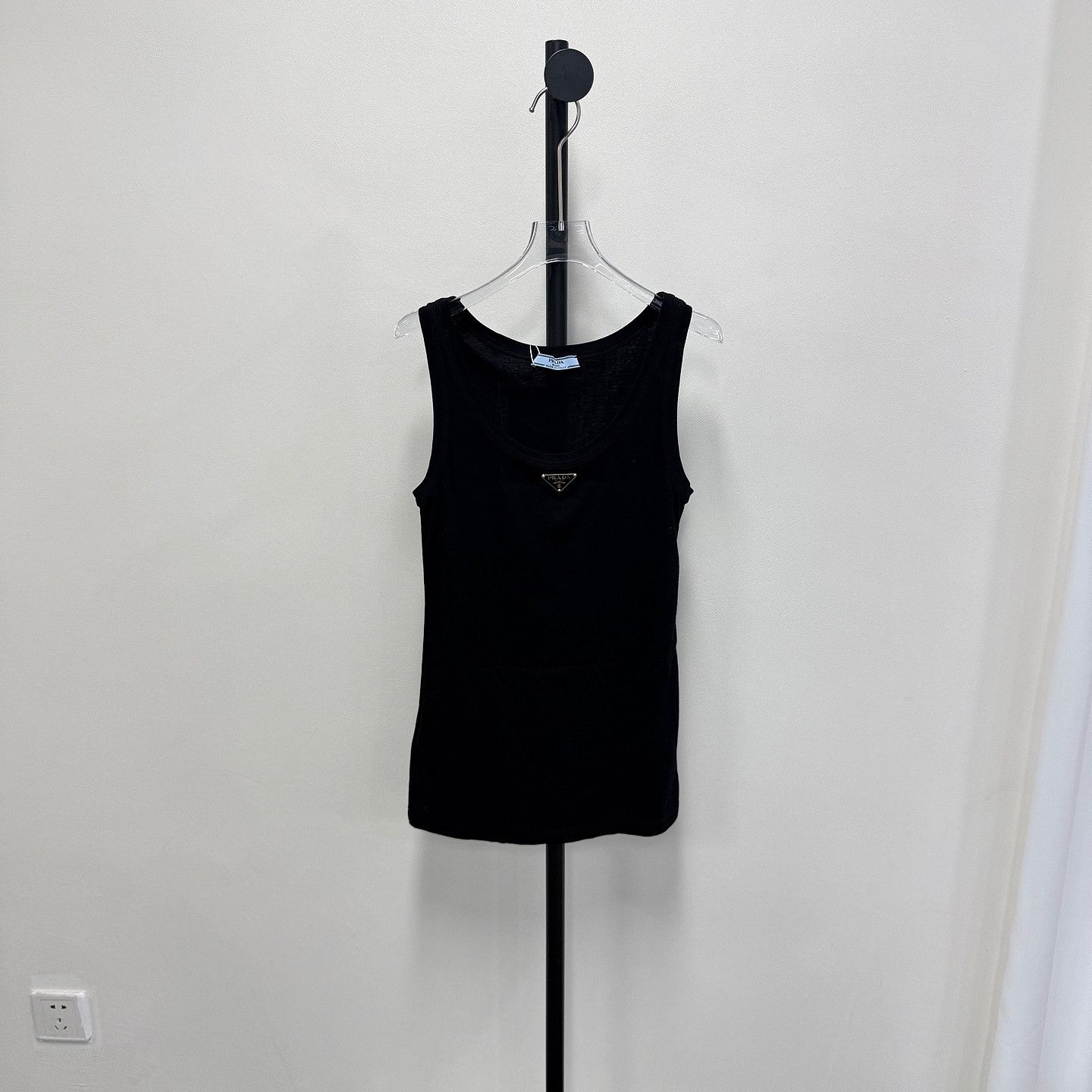 Prada Prada Enamel Logo Tank Top Size XXS Size US S / EU 44-46 / 1 - 1 Thumbnail