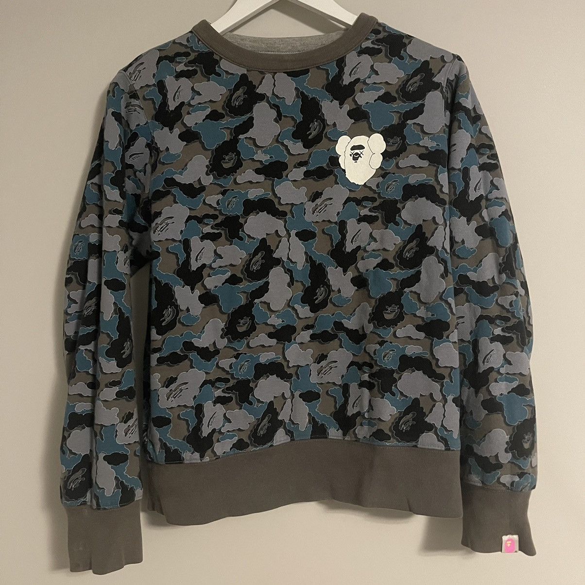 Bape × Kaws Bape x Kaws Cloud Camo Chomper Reversible Crewneck Size XS / US 0-2 / IT 36-38 - 1 Thumbnail
