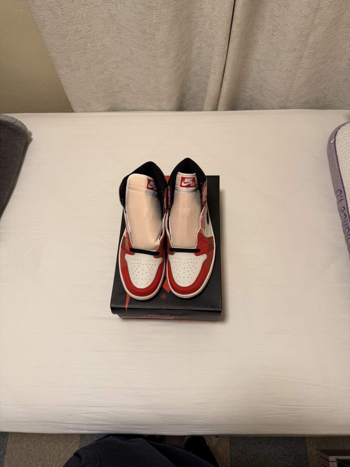 Jordan Brand × Marvel Comics × Nike Nike Jordan 1 Retro High OG Across the Spider-Verse Size 9 Size US 9 / EU 42 - 5 Thumbnail