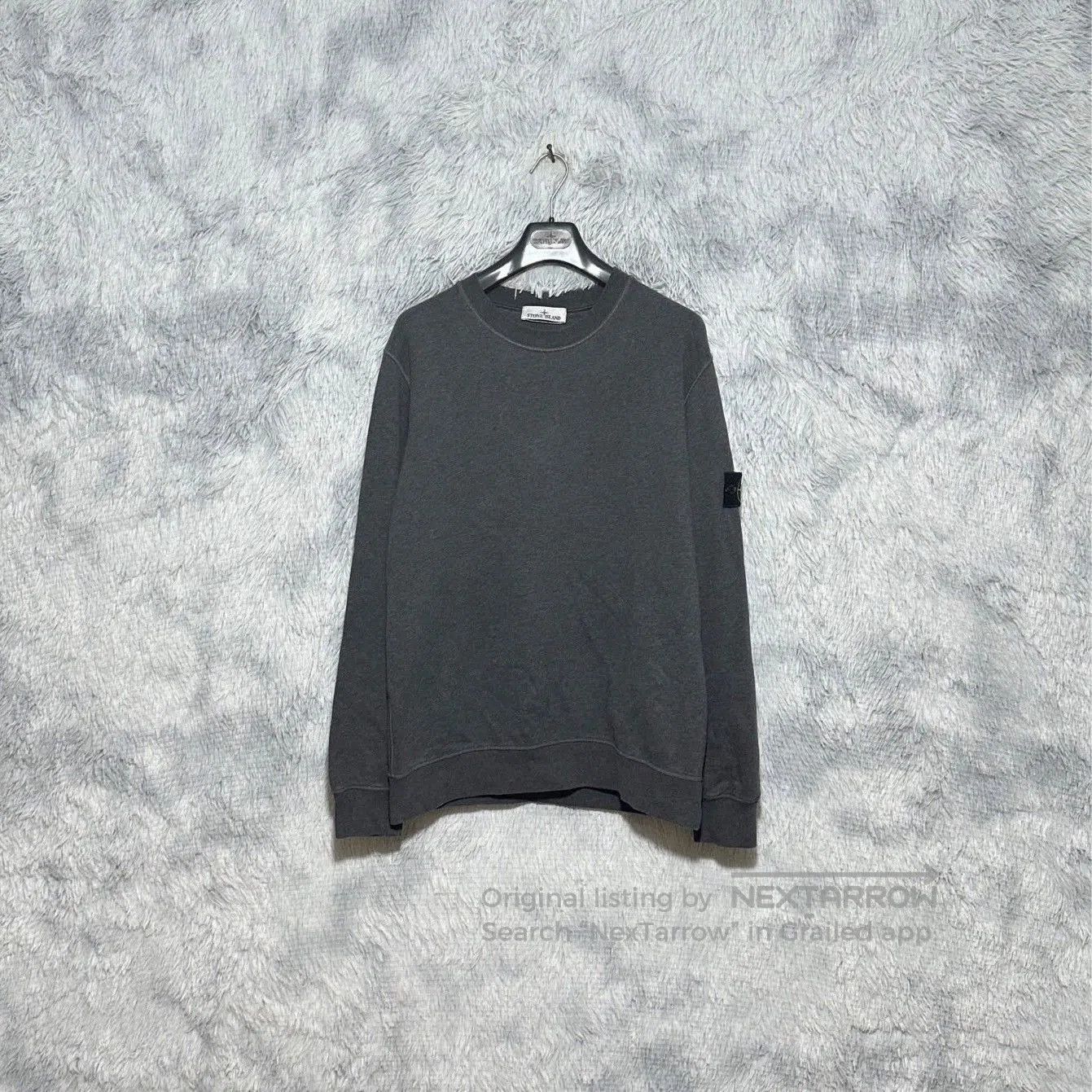 Stone Island stone island basic crewneck sweatshirt in graphite. Size US XL / EU 56 / 4 - 1 Thumbnail