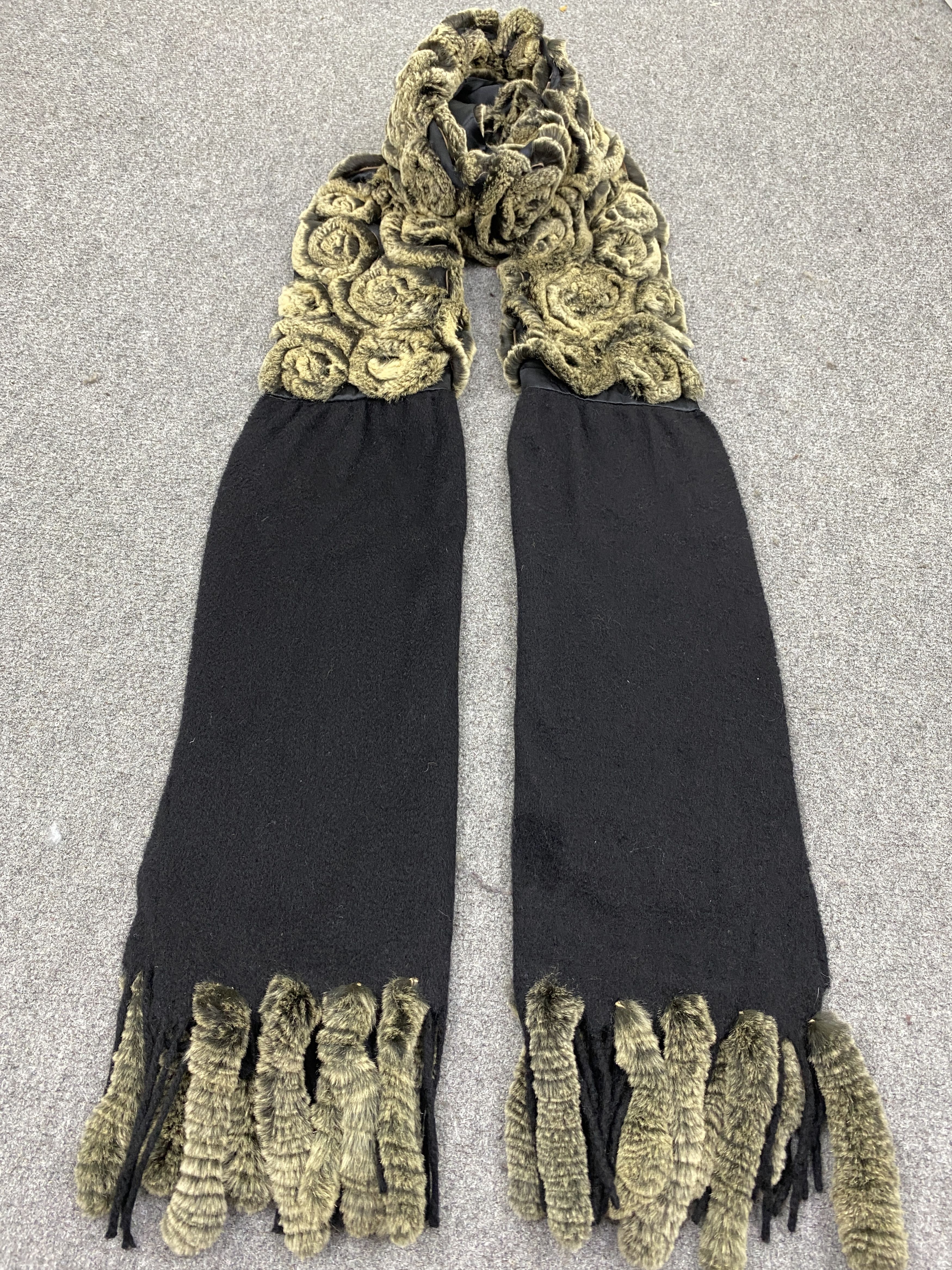 Japanese Brand Japanese Brand Scarf / Muffler / Neckwear - SC0307 Size ONE SIZE - 1 Thumbnail