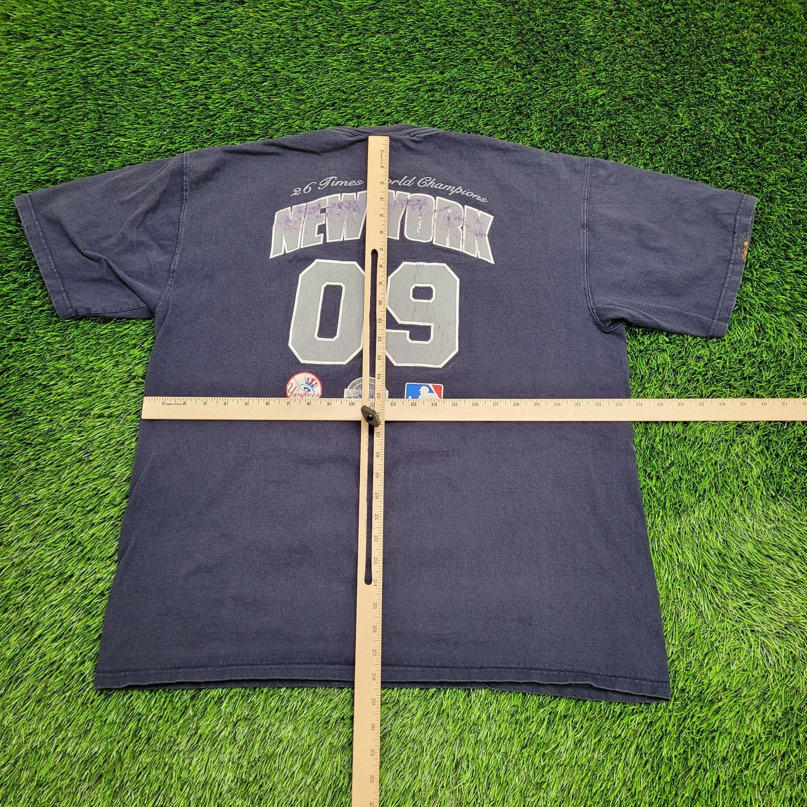 Jansport New-York Yankees Shirt XL 24x28 Inaugural-Season 2009 Size US XL / EU 56 / 4 - 9 Thumbnail