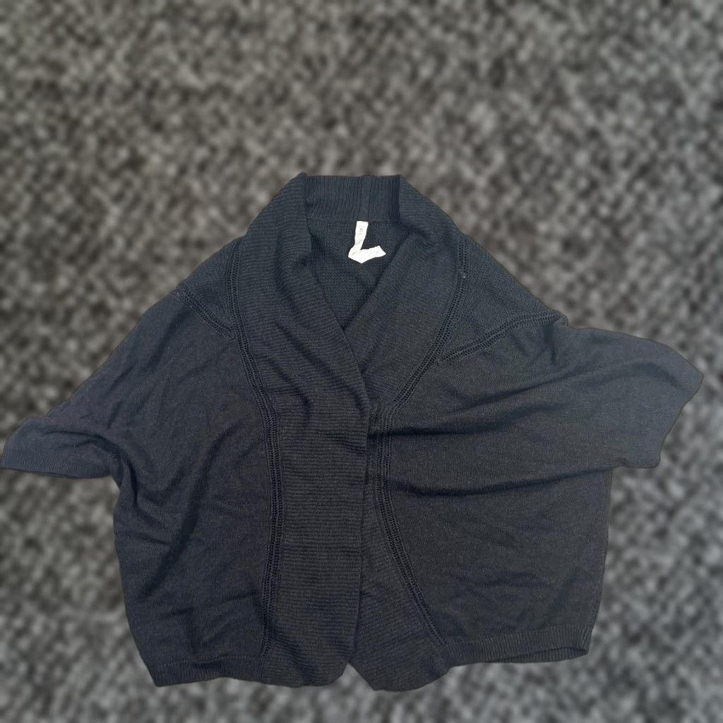 Lululemon VINTAGE Lululemon Wrap Sweater Womens XS S Knit Black Heathered 3/4 Sleeve V-Neck Size S / US 4 / IT 40 - 1 Thumbnail