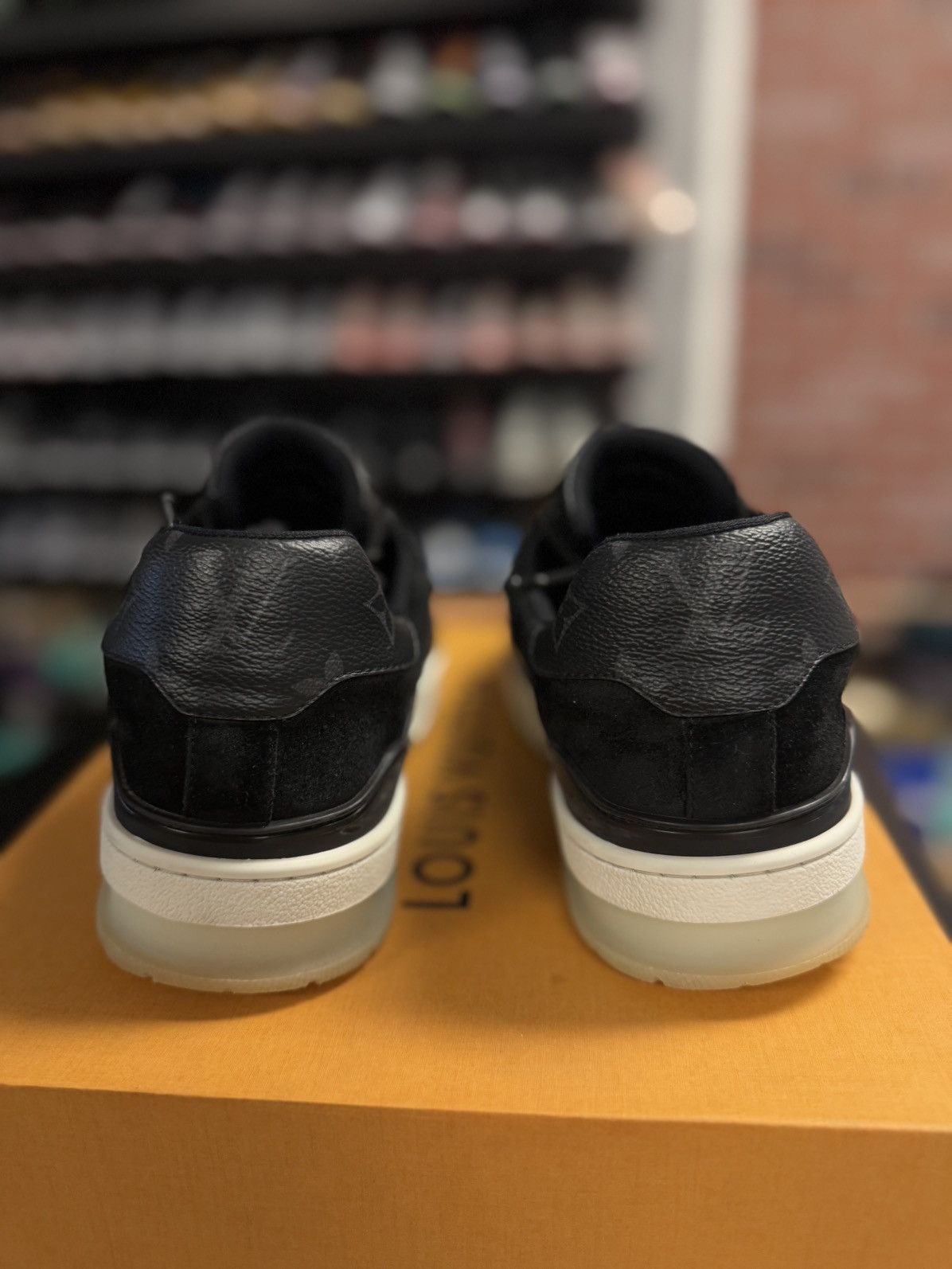 Louis Vuitton Louis Vuitton Black Low Top Trainer 8.5LV/9.5US $1260 Size US 9.5 / EU 42-43 - 10 Thumbnail