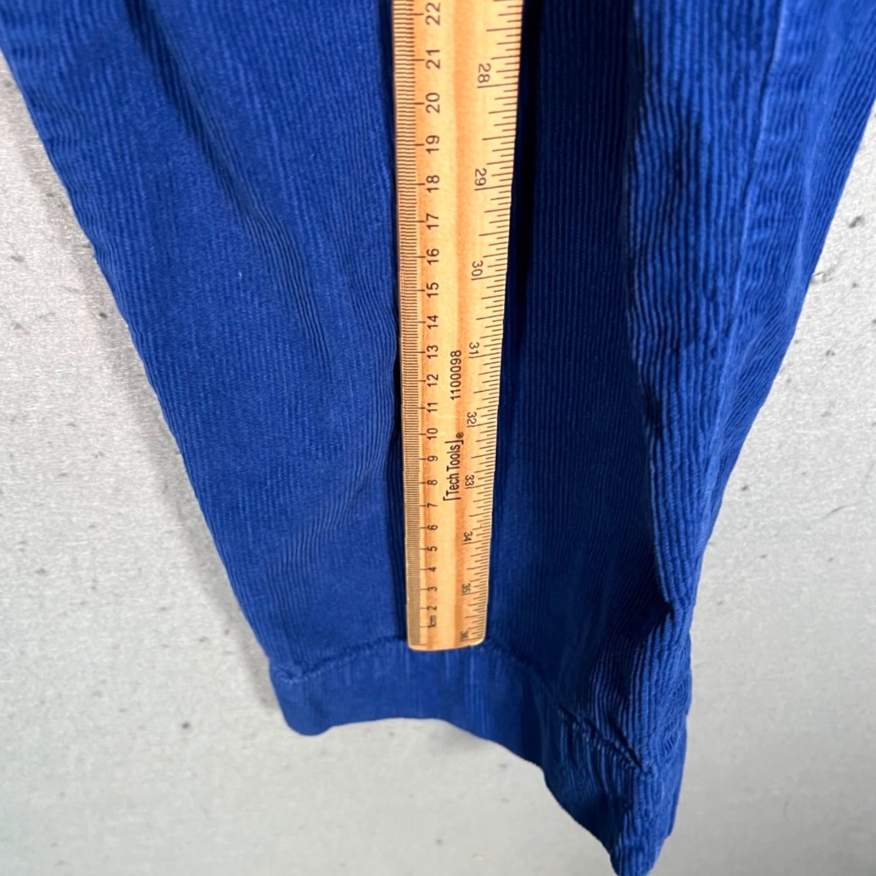 Urban Outfitters Urban Outfitters Mens Corduroy Straight Leg Pleated Pants Blue 30 Size US 30 / EU 46 - 6 Thumbnail