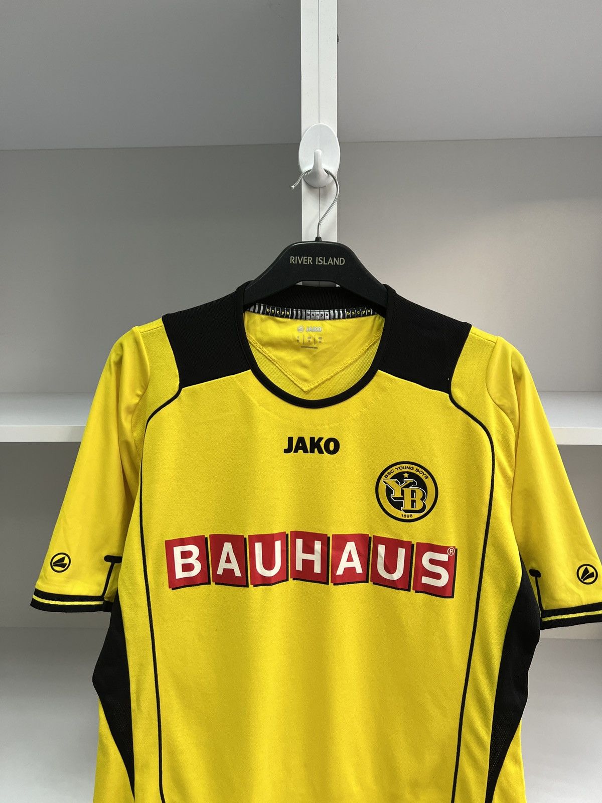 Vintage BSC Young Boys 2012-13 Home FOOTBALL SOCCER JERSEY Size US M / EU 48-50 / 2 - 7 Thumbnail
