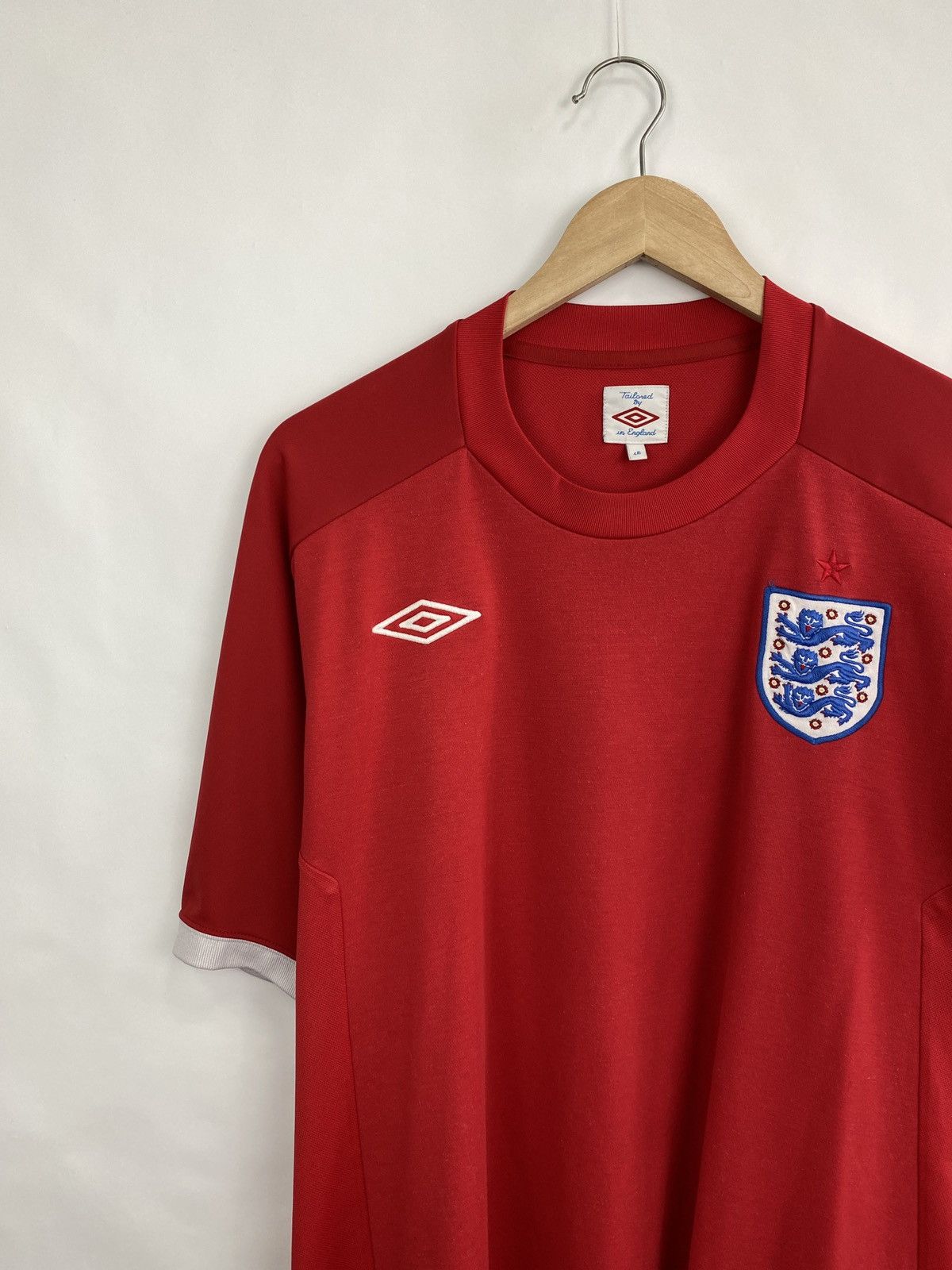 Umbro 🏴󠁧󠁢󠁥󠁮󠁧󠁿 England Umbro 2016 Soccer Jersey Training Rare Retro Size US L / EU 52-54 / 3 - 2 Thumbnail