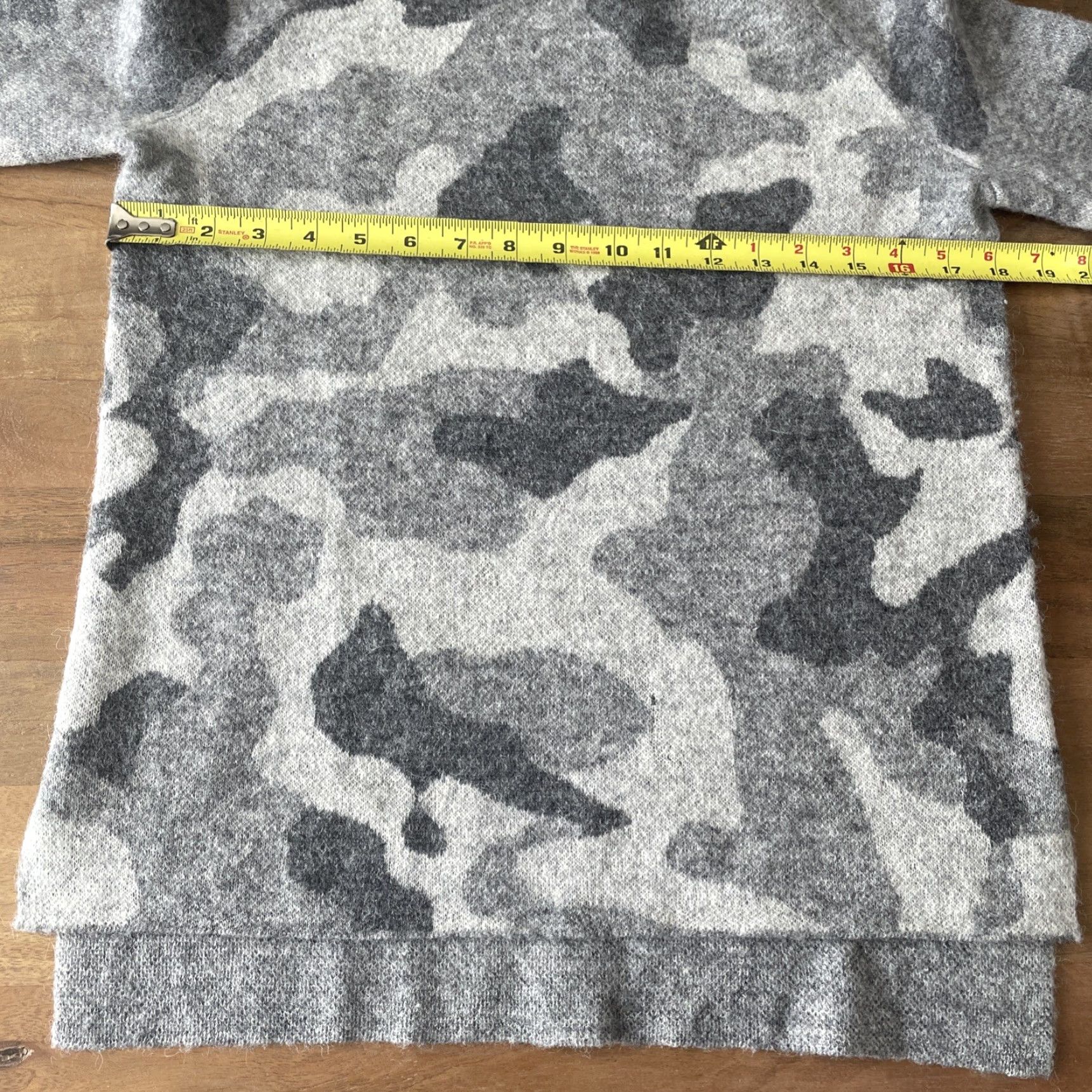 Athleta Athleta Gray Camouflage Alpaca Wool Blend Sweater Women 2XS Long Sleeve Crew Neck Pullover Casual Knit Outdoor City Vintage: No? Size XXS / US 00 / IT 34 - 8 Thumbnail