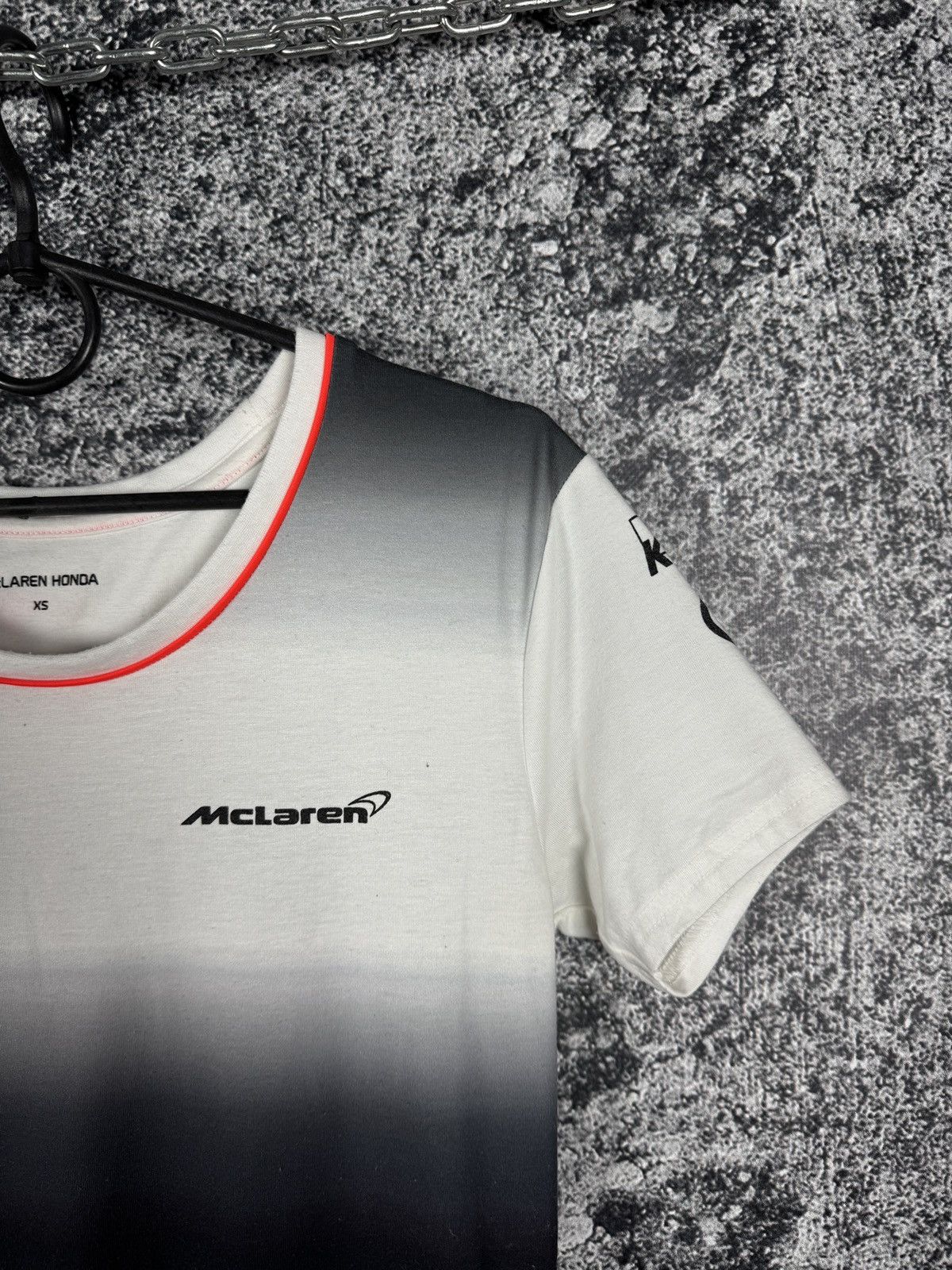 Formula 1 McLaren Honda Racing T-Shirt Mobil 1 Button 22 F1 Size XS Size XS / US 0-2 / IT 36-38 - 3 Thumbnail