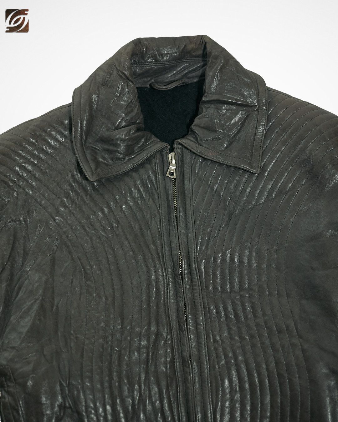 Versace Gianni Versace 1980s Pleated Leather Bomber Jacket Sample Size US L / EU 52-54 / 3 - 3 Thumbnail