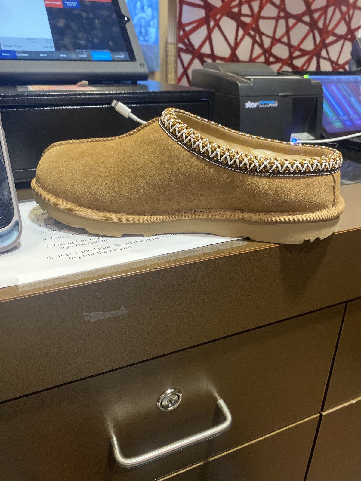 Ugg Ugg Tasman size 6 Size US 6 / EU 39 - 1 Preview