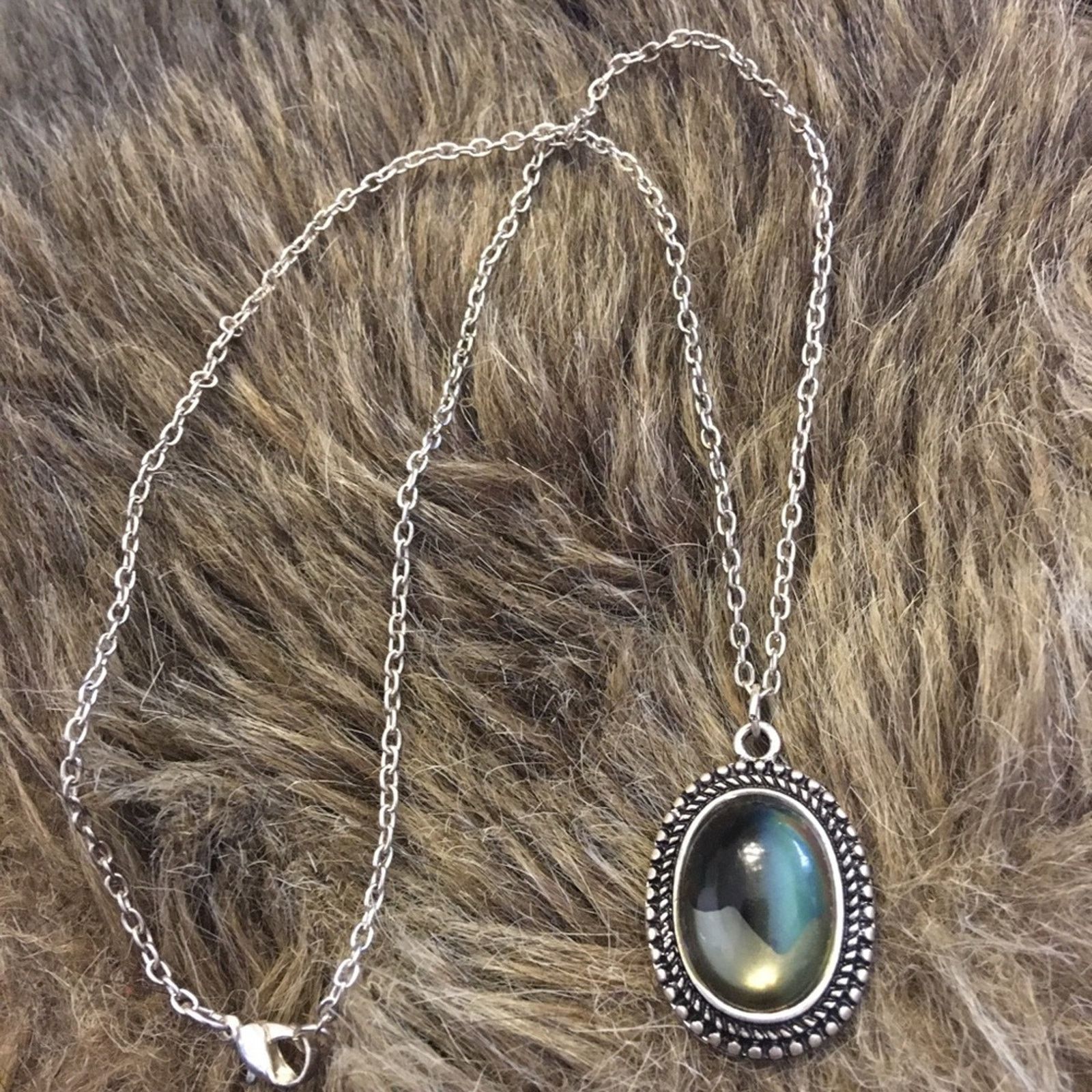 Jewelry Bubble resin stone medallion silver tone necklace Size ONE SIZE - 6 Thumbnail