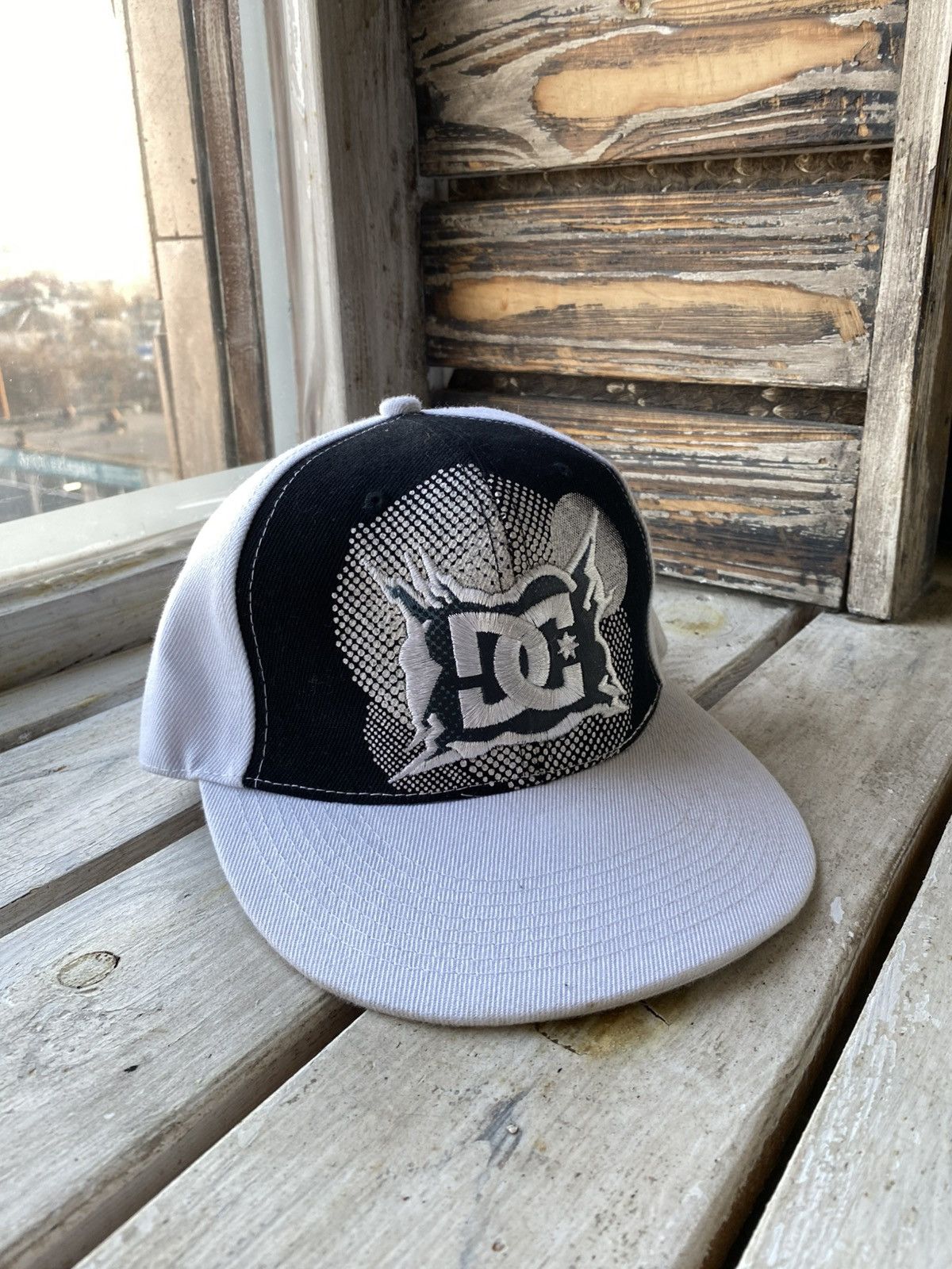 DC × Vintage Vintage 00s Sk8 DC Headwear Beanie/Snowcap/Cap/Hat Size ONE SIZE - 1 Thumbnail