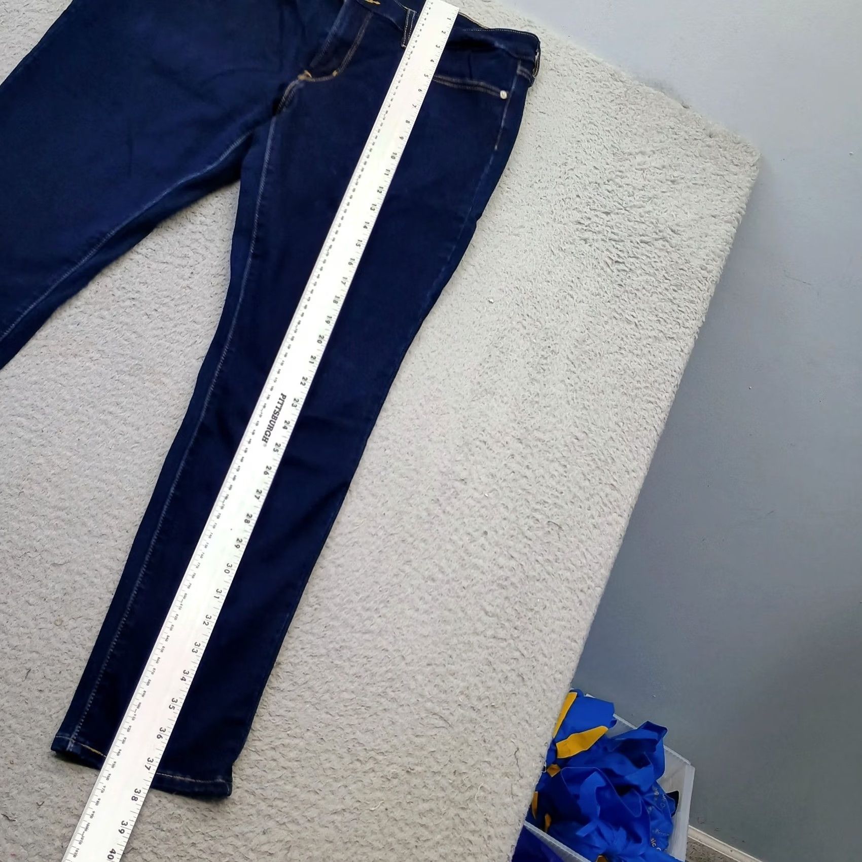 Levi's Levi's 711 Skinny Jeans Womens 33 Blue Denim Dark Wash Red Tab Single Stitch Jeans Womens Size 33 Blue Denim 711 Skinny Size 24" / US 00 / IT 34 - 5 Thumbnail