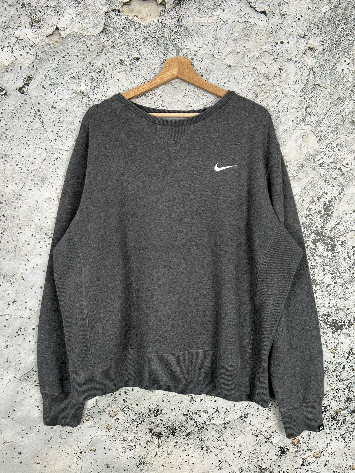 Nike Vintage Nike Grey Boxy Crewneck Rap Streetwear Baggy Skate Size US XL / EU 56 / 4 - 1 Thumbnail