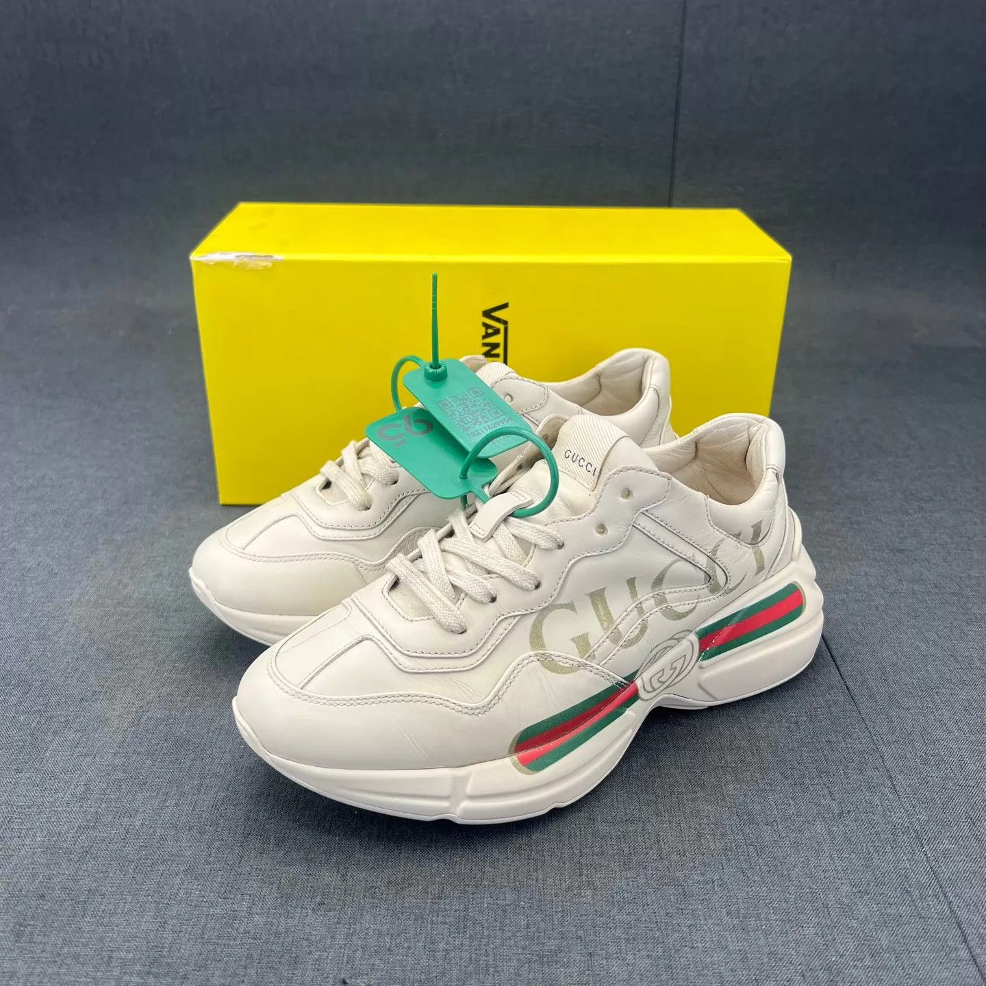 Gucci Gucci Rhyton Ivory 37.5 GC Upper Logo Flaw W/Box Size US 7 / IT 37 - 1 Thumbnail