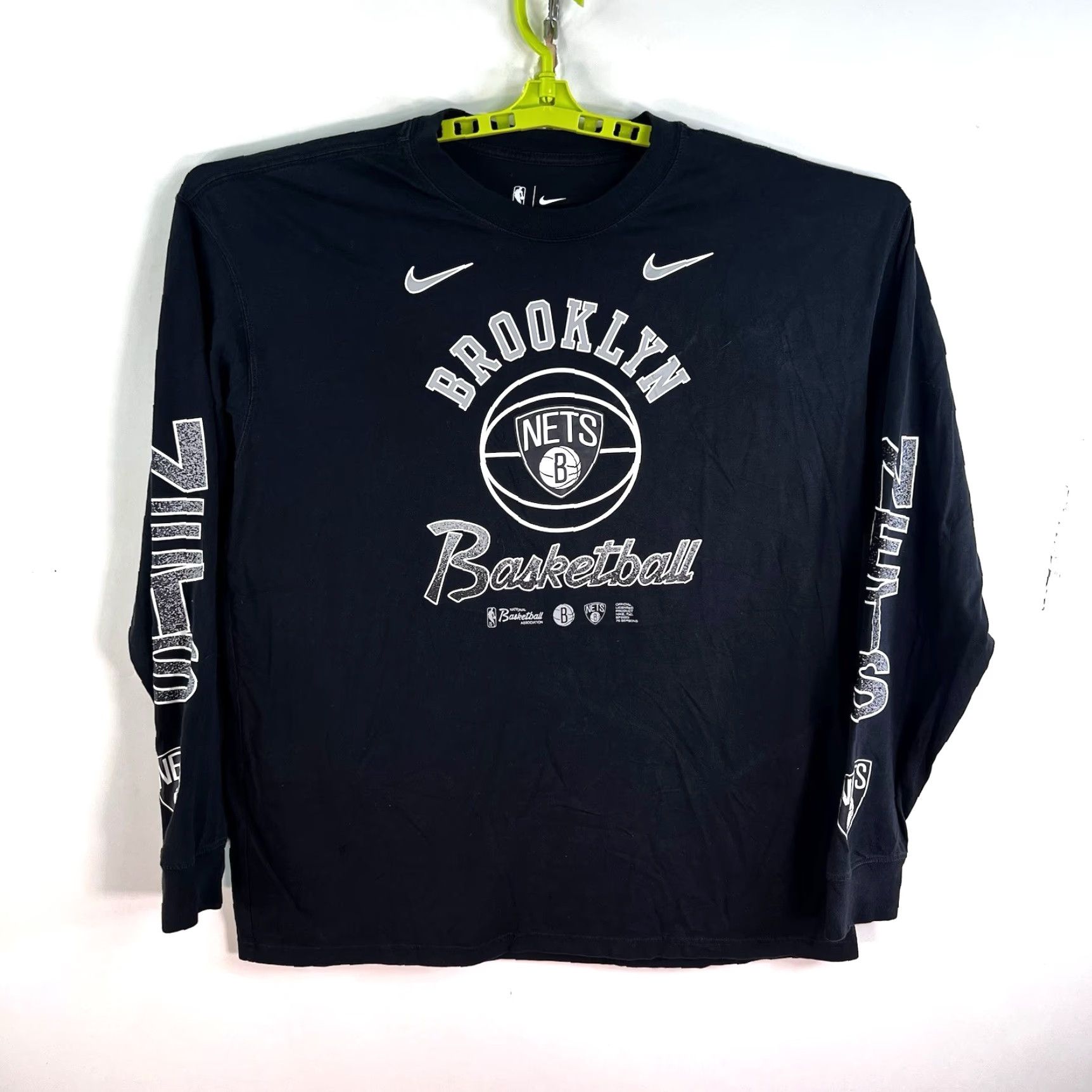 Nike Nike Brooklyn Nets Long Sleeve T-Shirt Mens L Black Graphic Print Relaxed Fit Sports 90s Size US L / EU 52-54 / 3 - 2 Thumbnail
