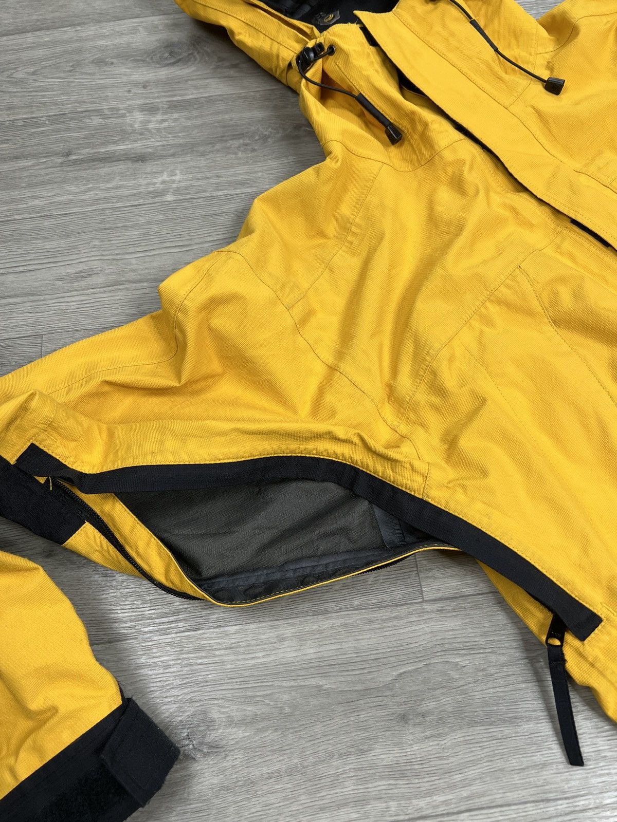 Mountain Hardwear Mountain Hardwear Gore Tex XCR Jacket Size L gorpcore Size US L / EU 52-54 / 3 - 7 Thumbnail