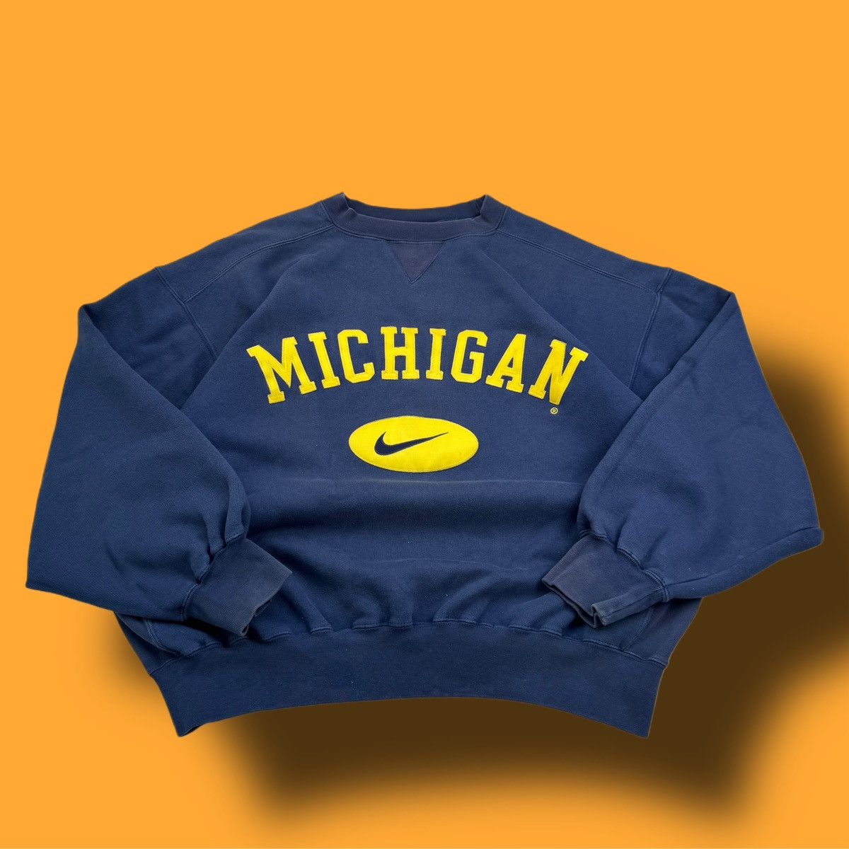 Nike × Vintage NIKE MICHIGAN VINTAGE CENTER LOGO OVERSIZE BOXY SWEATSHIRT Size US M / EU 48-50 / 2 - 1 Thumbnail