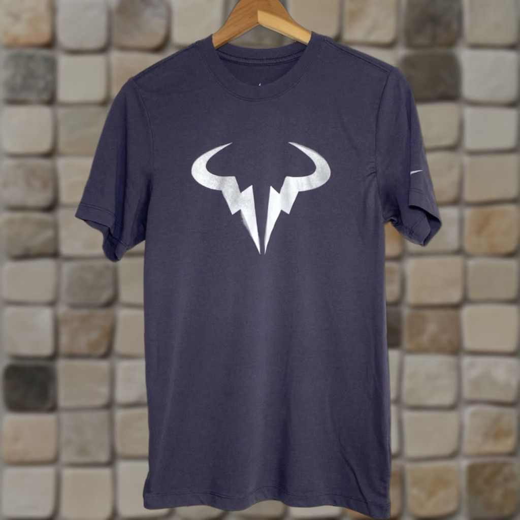 Nike VINTAGE Nike Rafa Nadal T-Shirt Men XS Gray Dri-Fit BV7022-015 Tennis Sports Shirts Mens Size US XS / EU 42 / 0 - 1 Thumbnail
