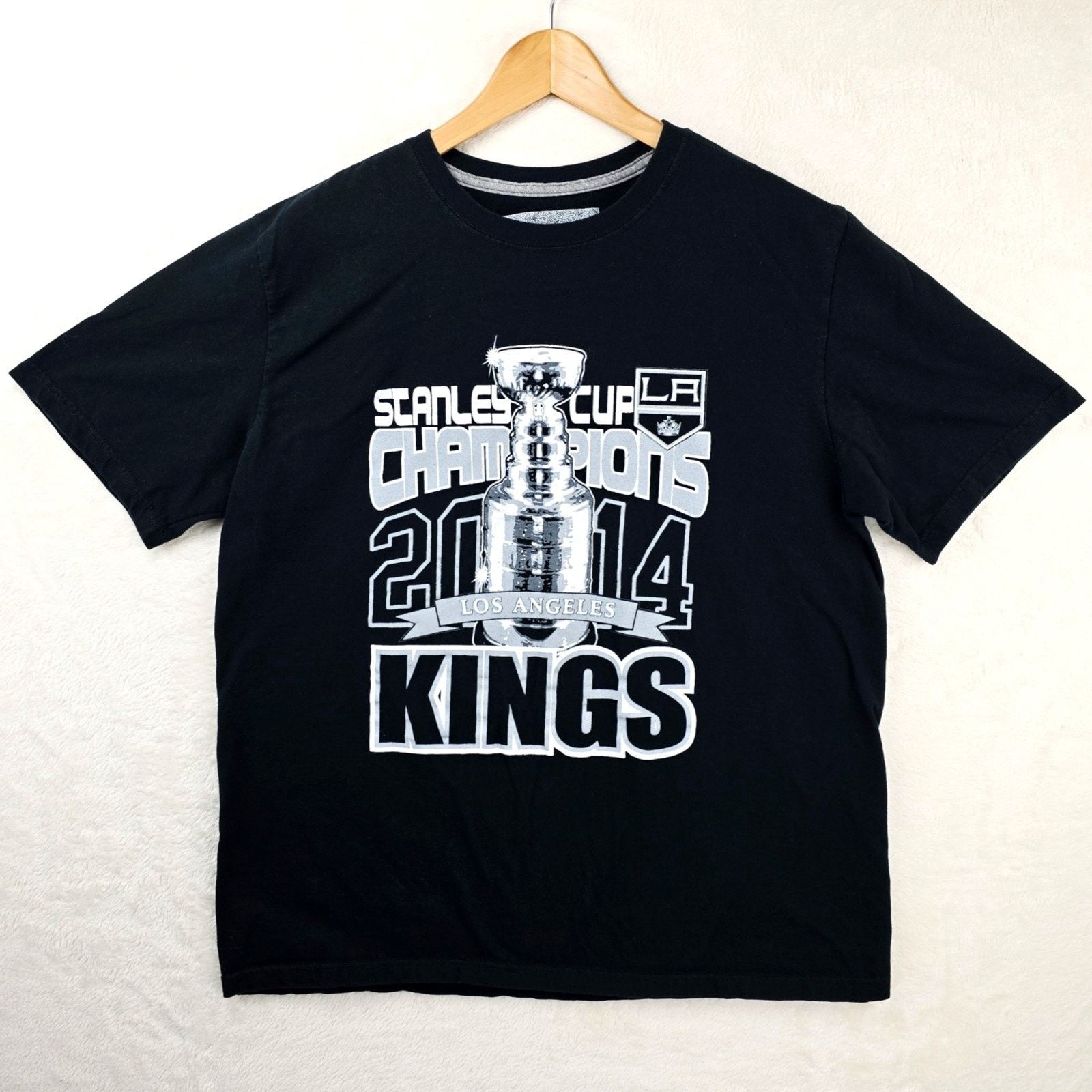 Anvil Los Angeles Kings Champions Shirt XL 2014 NHL Stanley Cup Size US XL / EU 56 / 4 - 1 Thumbnail