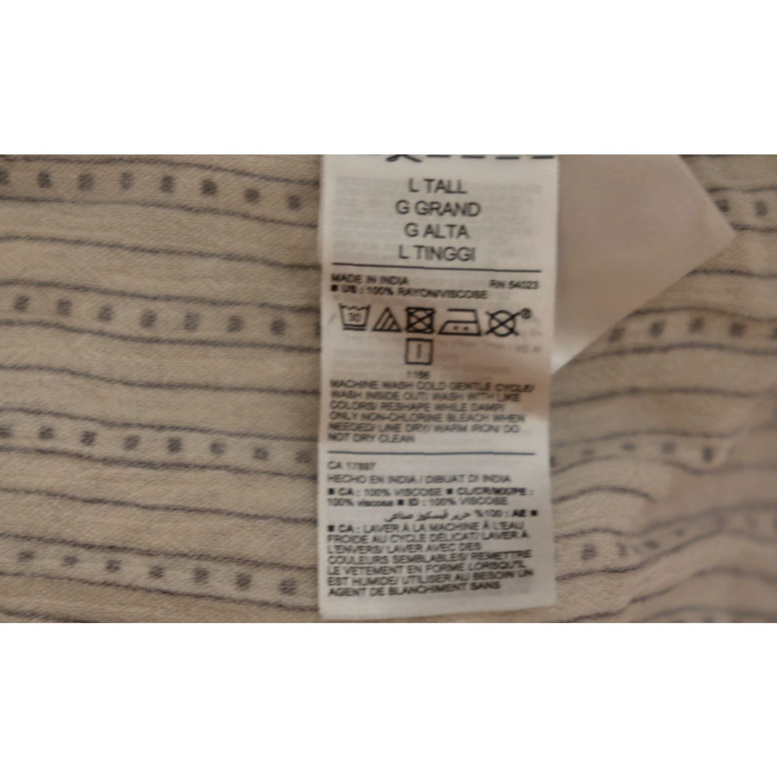 Old Navy Old Navy Blouse Shirt Women's L Tall Ivory/Grey RuffleTop Spuer Soft Lightweight Knit V-Neck Short Sleeve Bohemian Regular Size Type: Tall Size L / US 10 / IT 46 - 8 Thumbnail