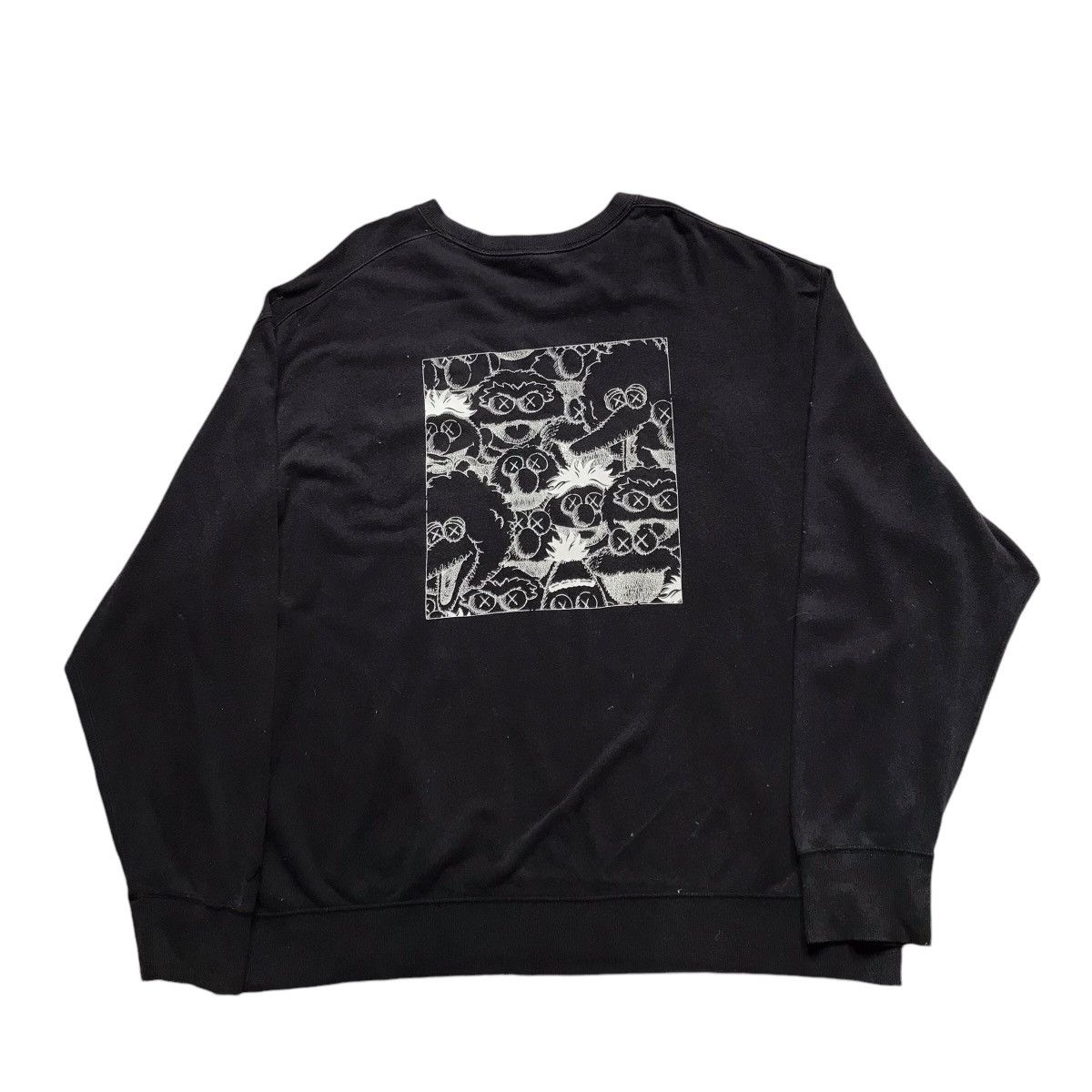 Japanese Brand × Kaws × Uniqlo Uniqlo X Kaws Sesame Street crewneck Size US XXL / EU 58 / 5 - 4 Thumbnail