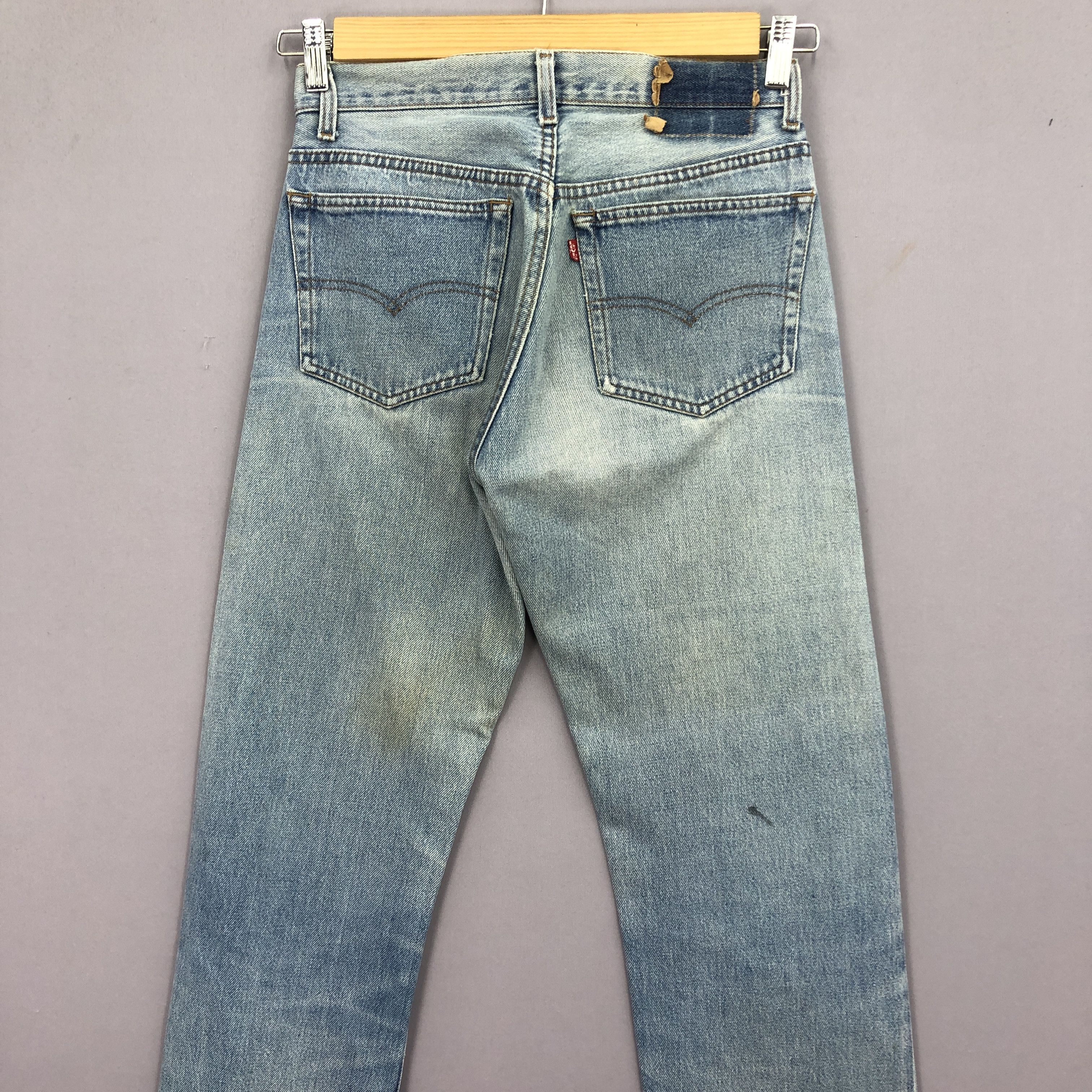 Levi's Vintage Levis 501 Faded Jeans Levi's Light Wash Ripped Denim Size 26" / US 2 / IT 38 - 4 Thumbnail
