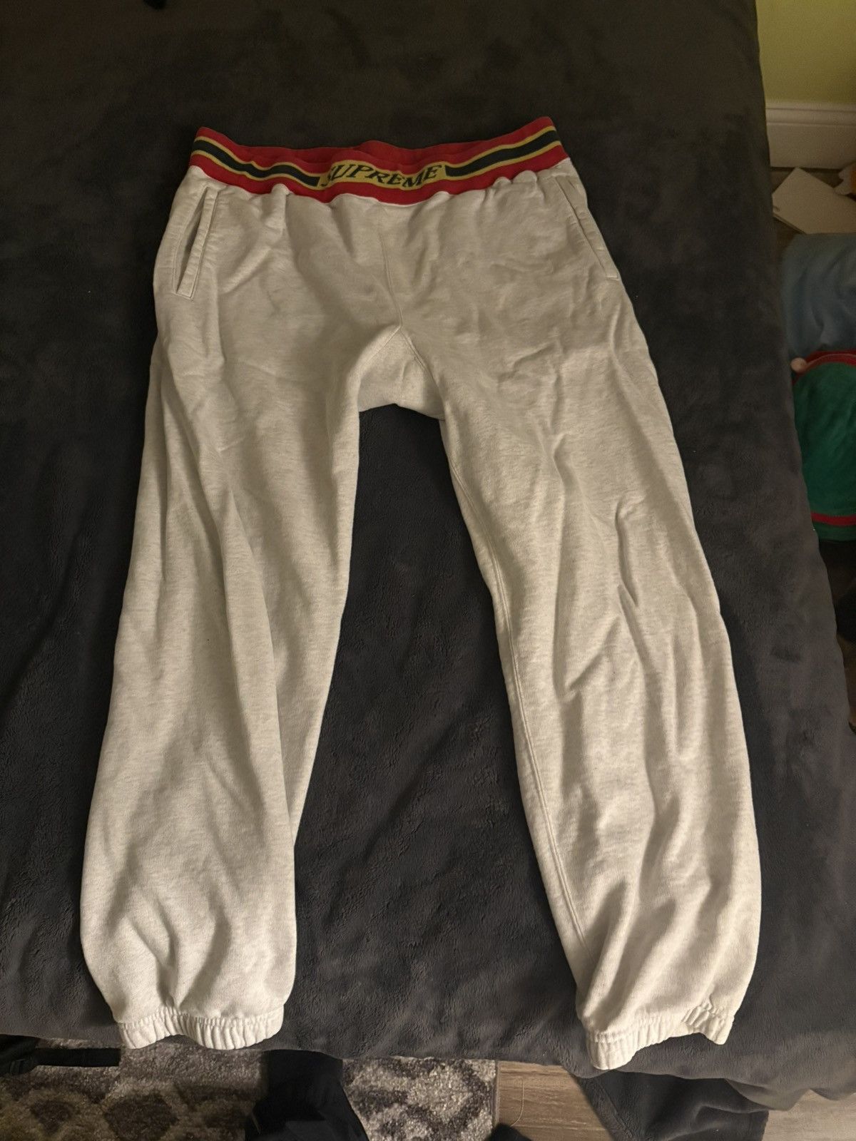 Supreme supreme sweatpants Size US 37 - 1 Thumbnail
