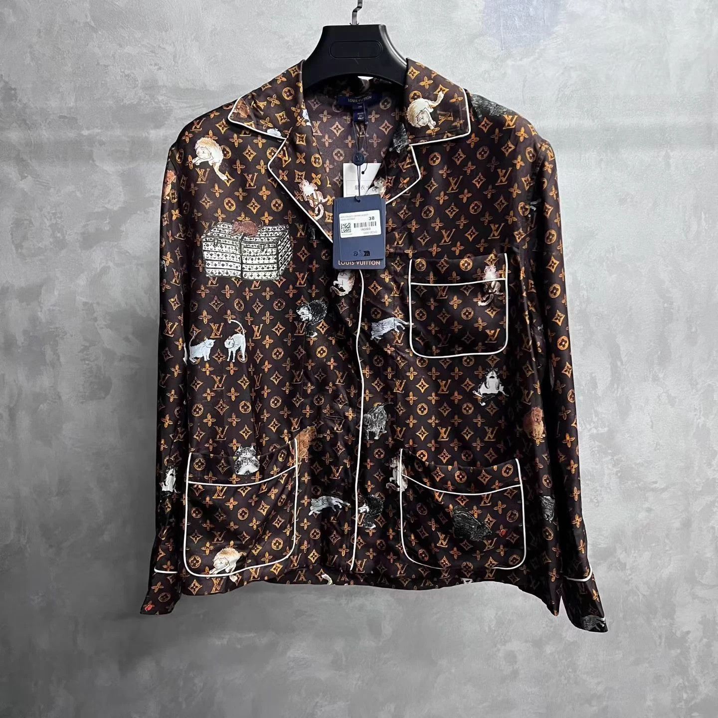 Louis Vuitton LV Red Cat Monogram Casual Lapel Longsleeve Pajama 38 Size S / US 4 / IT 40 - 1 Thumbnail
